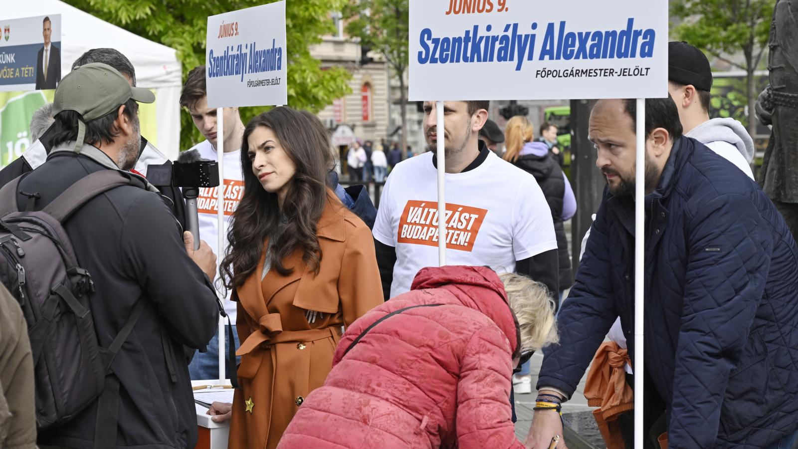 A fideszes főpolgármester-jelölt, Szentkirályi Alexandra már április 20-án leadta az aláírásokat, mégis tovább gyűjt