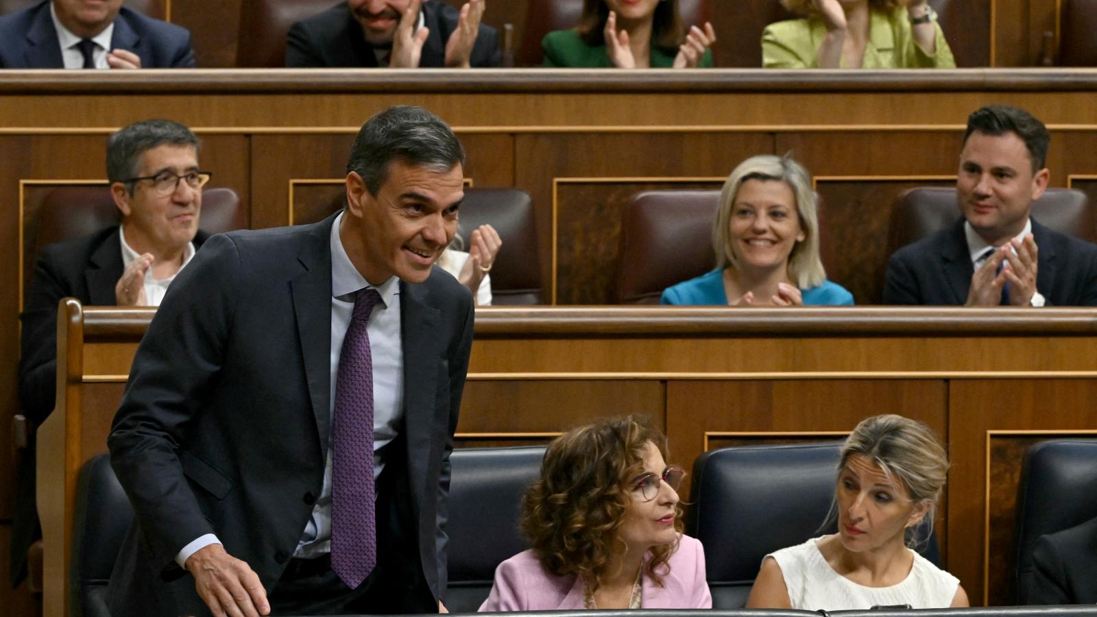 Pedro Sánchez a katalán pártok voksai nélkül nem tud kormányozni