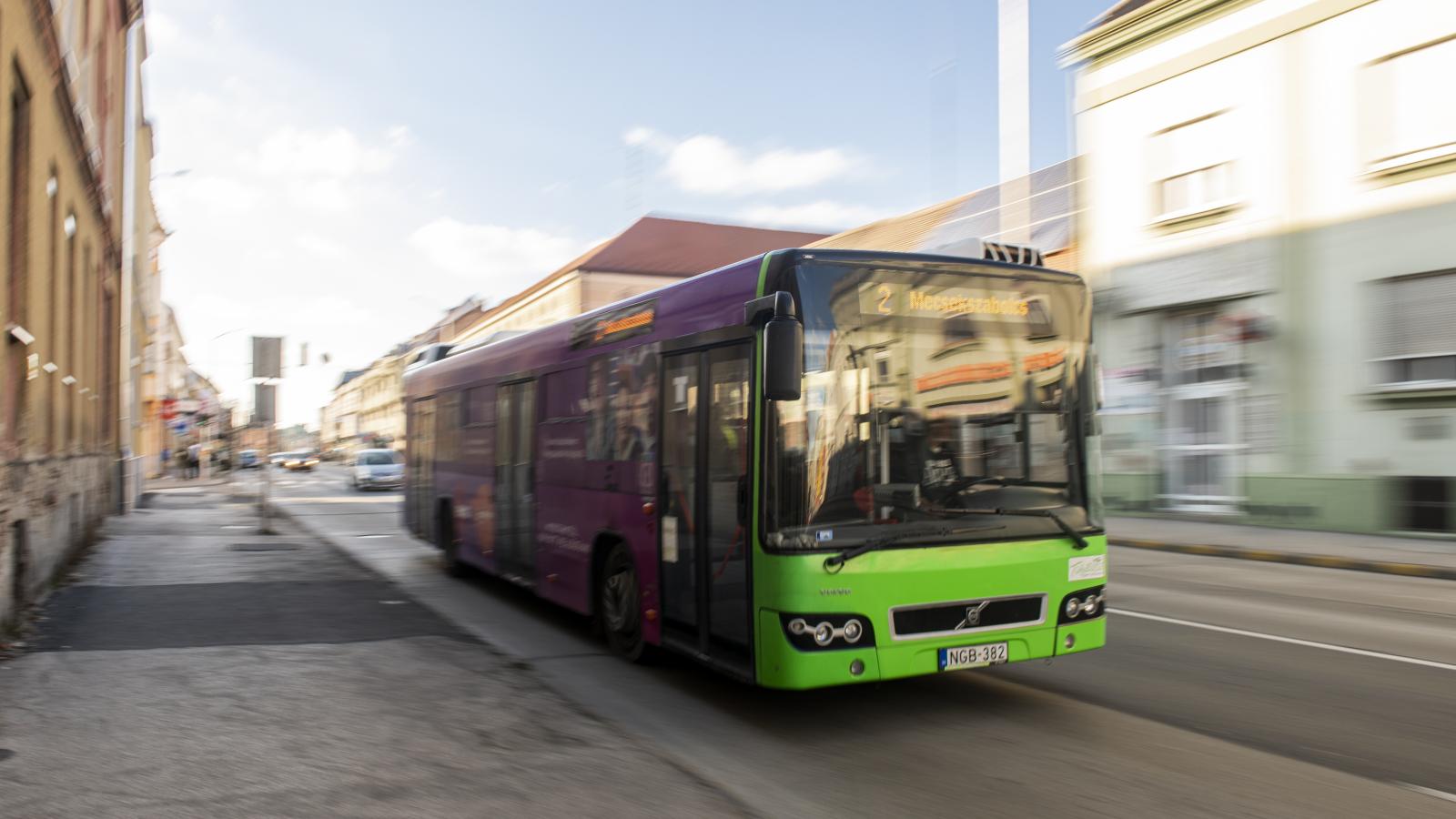 Volvo busz Pécsett - Korábbi felvétel