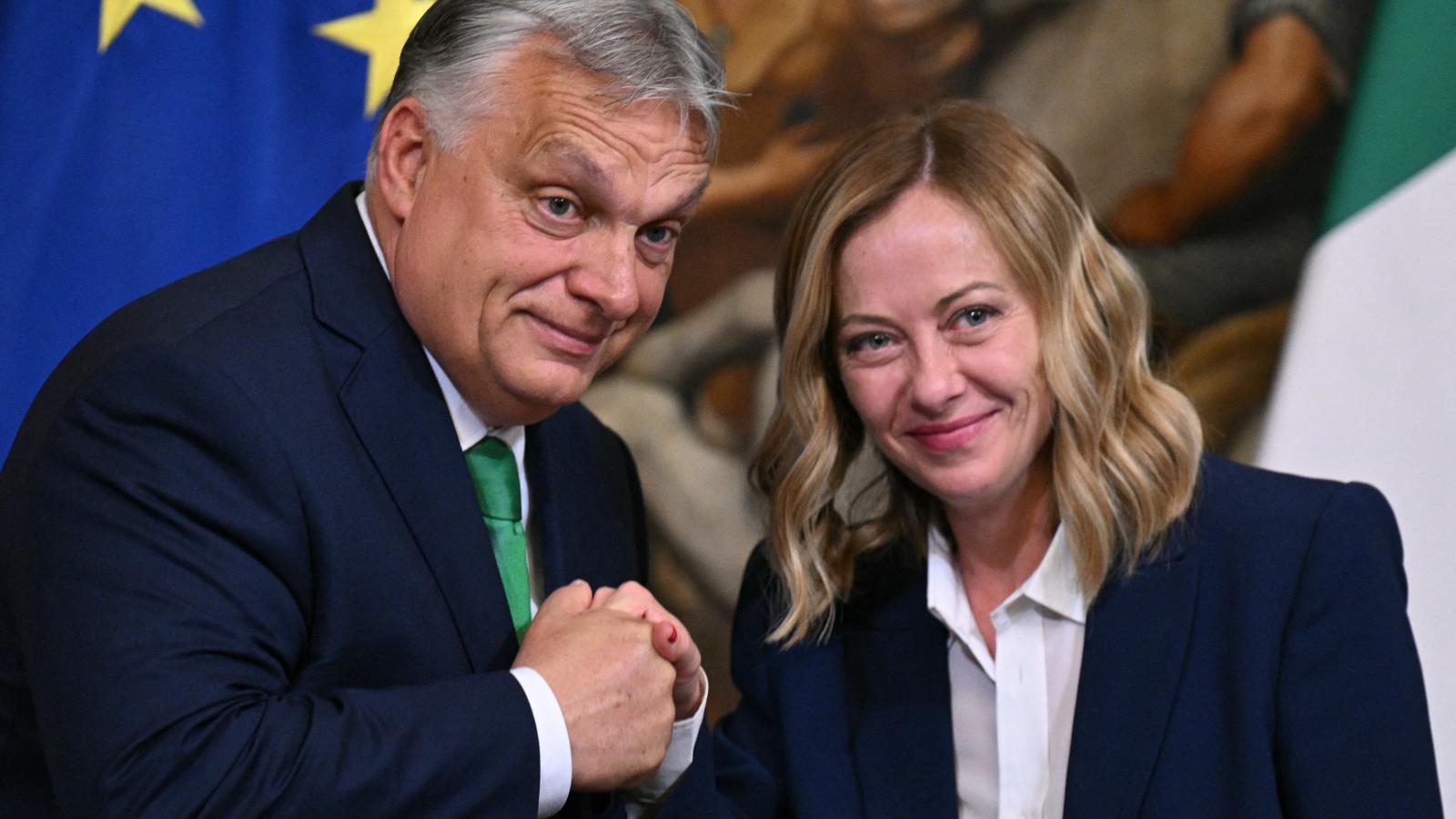 Orbán Viktor miniszterelnök és Giorgia Meloni olasz kormányfő