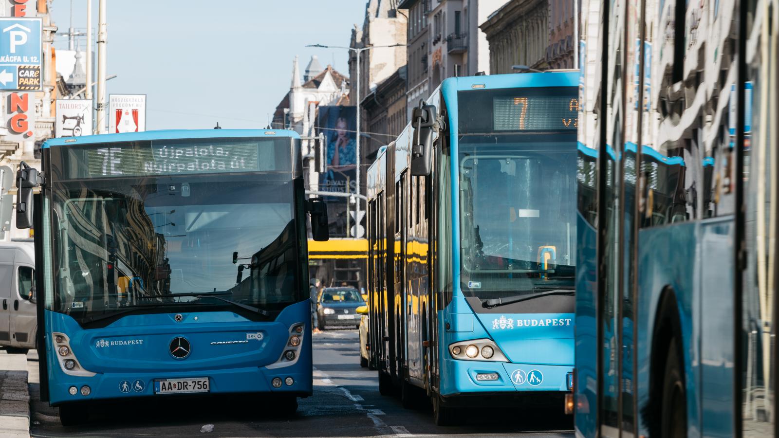 Új buszok helyett pereskedés jöhet? A régi szerződés lejárt, új még nincs