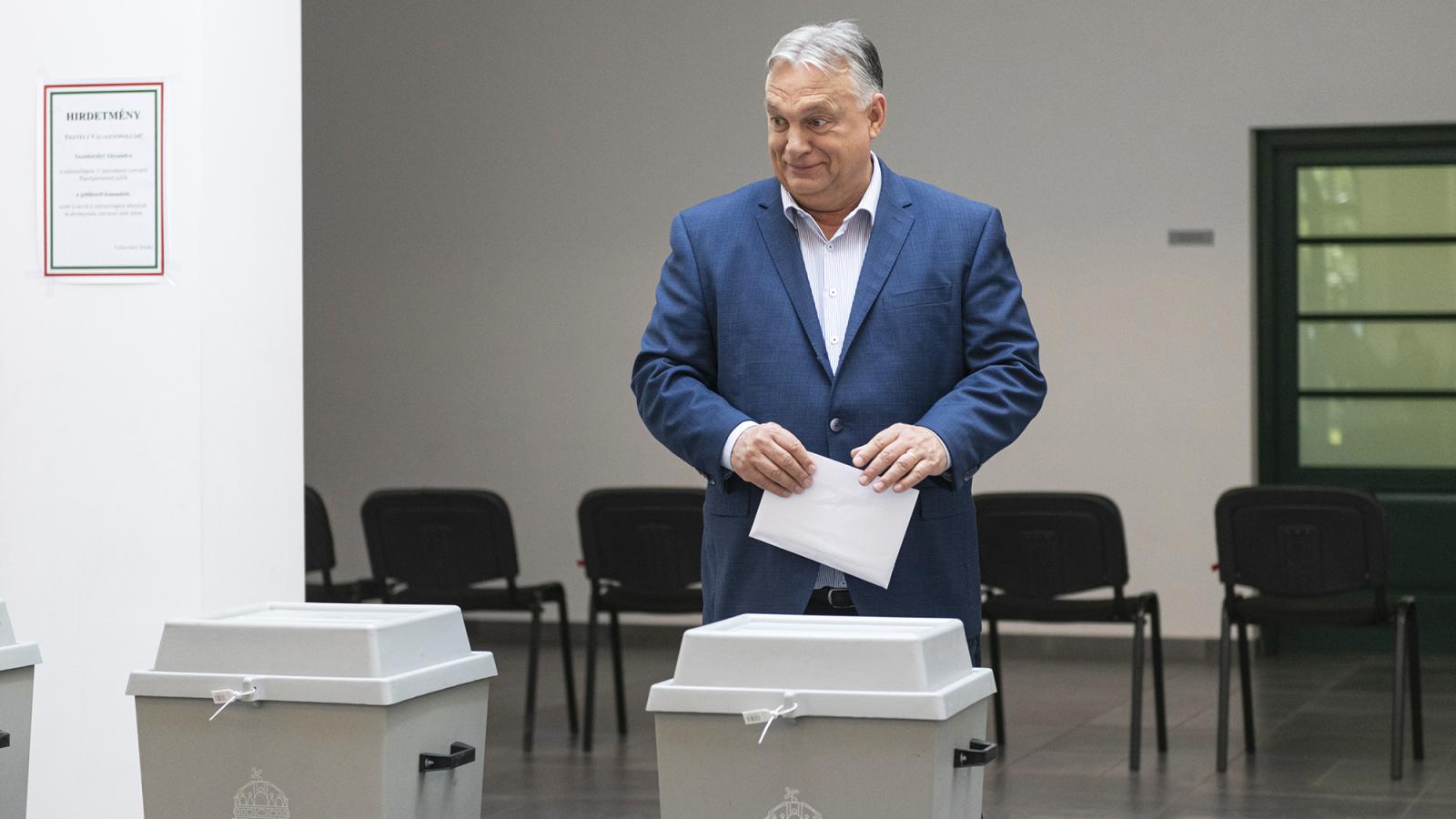 Orbán Viktor
személyesen
adja le szavazatát.
A 2026-os
országgyűlési
választások előtt
mindenki számára
lehetővé
kellene tenni
Magyarországon
az online
voksolást