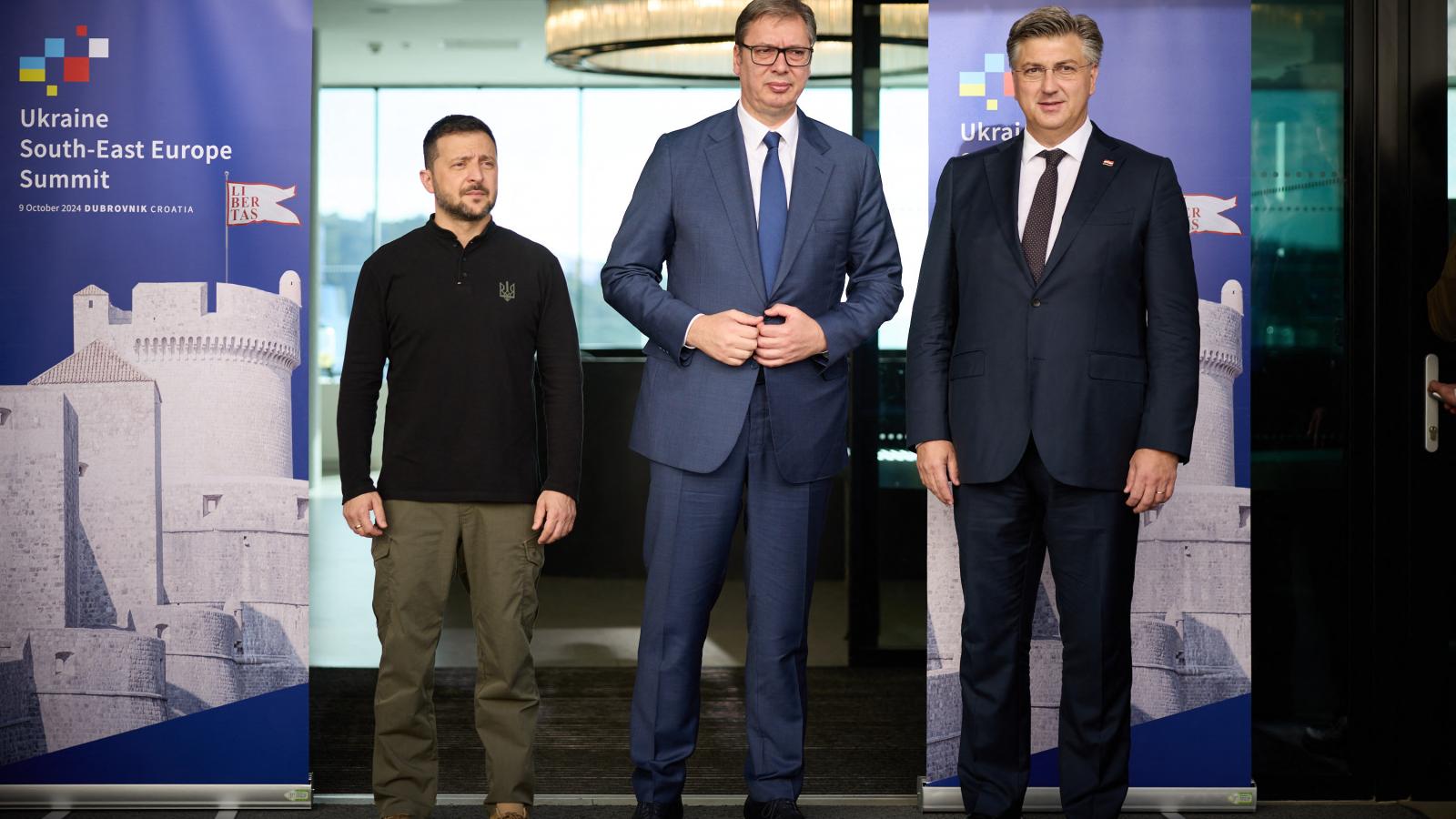 Zelenszkij, Vucic és Plenkovic Dubrovnikban. A Moszkvával jó kapcsolatokat ápoló szerb elnök feltételekkel vett részt a csúcson