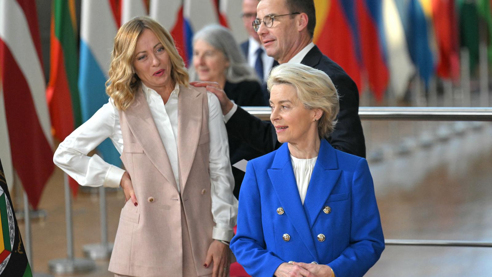 Giorgia Meloni olasz miniszterelnök, Ulf Kristersson  svéd kormányfő ls Ursula von der Leyen bizottsági elnök 2024. október 16-án