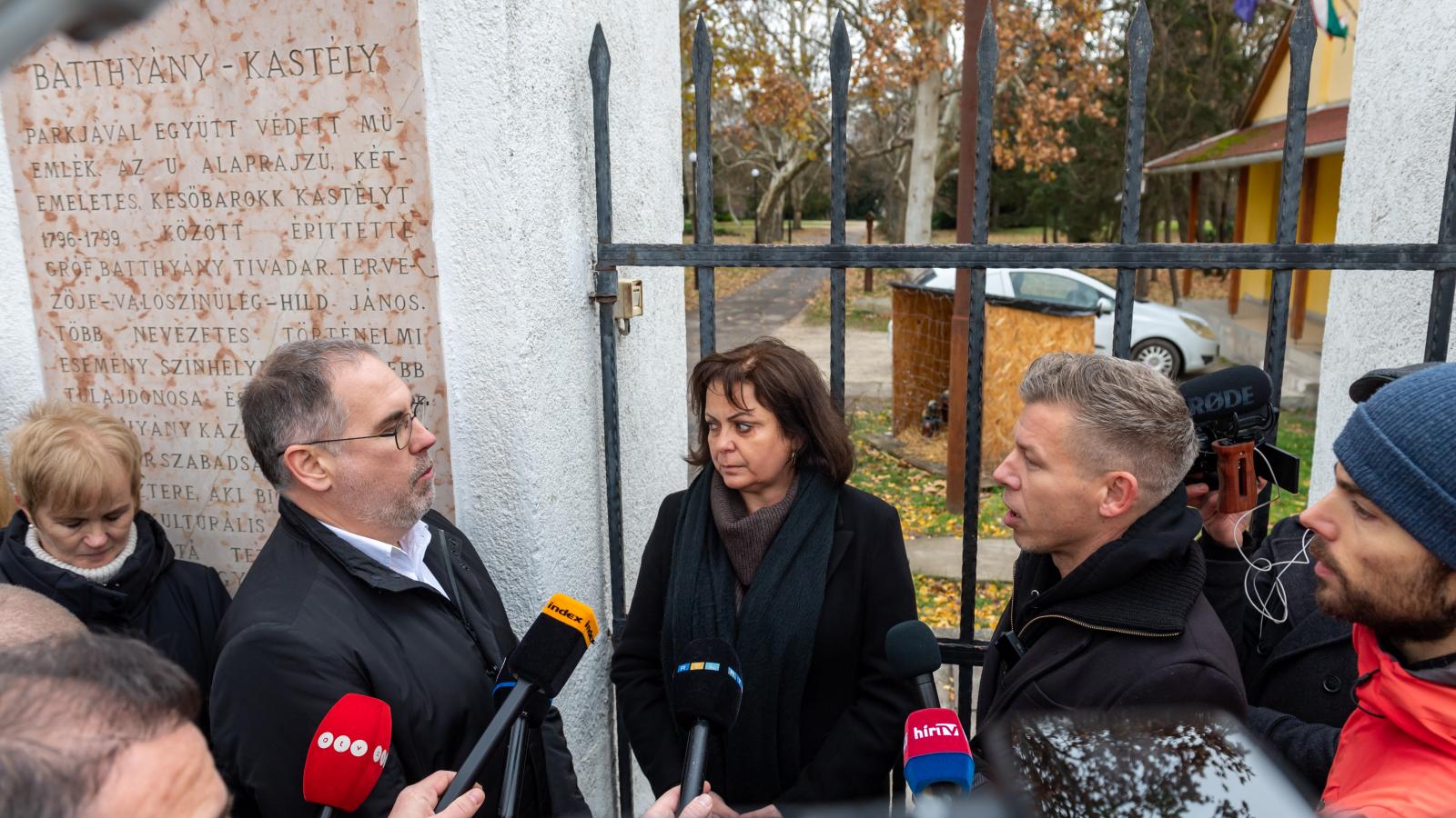 Csizi Péter és Magyar Péter vitája Bicskén, pénteken