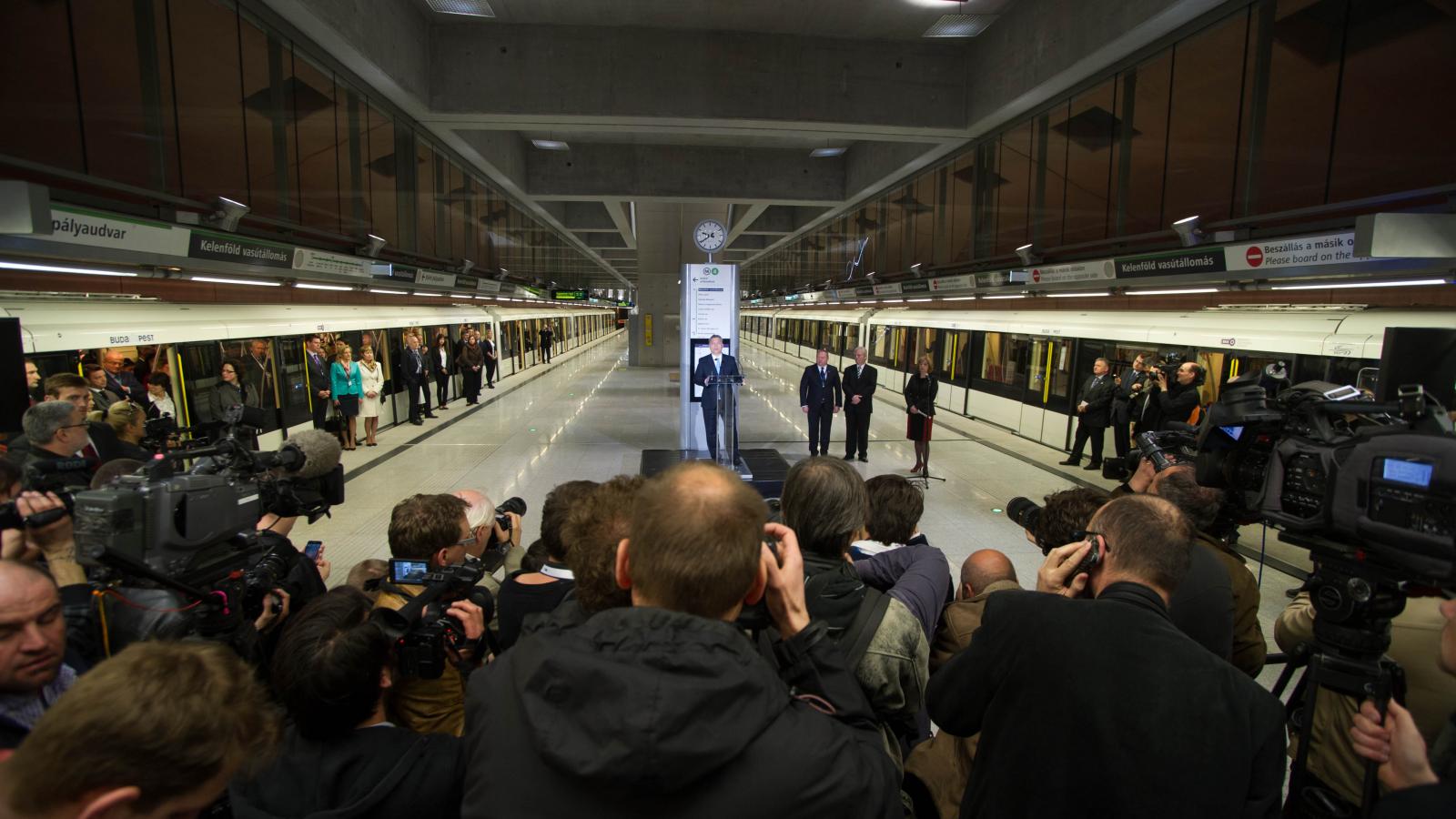 A 4-es metró átadása 2014-ben Orbán Viktor és Tarlós István részvételével. Van, amire csak most derül fény