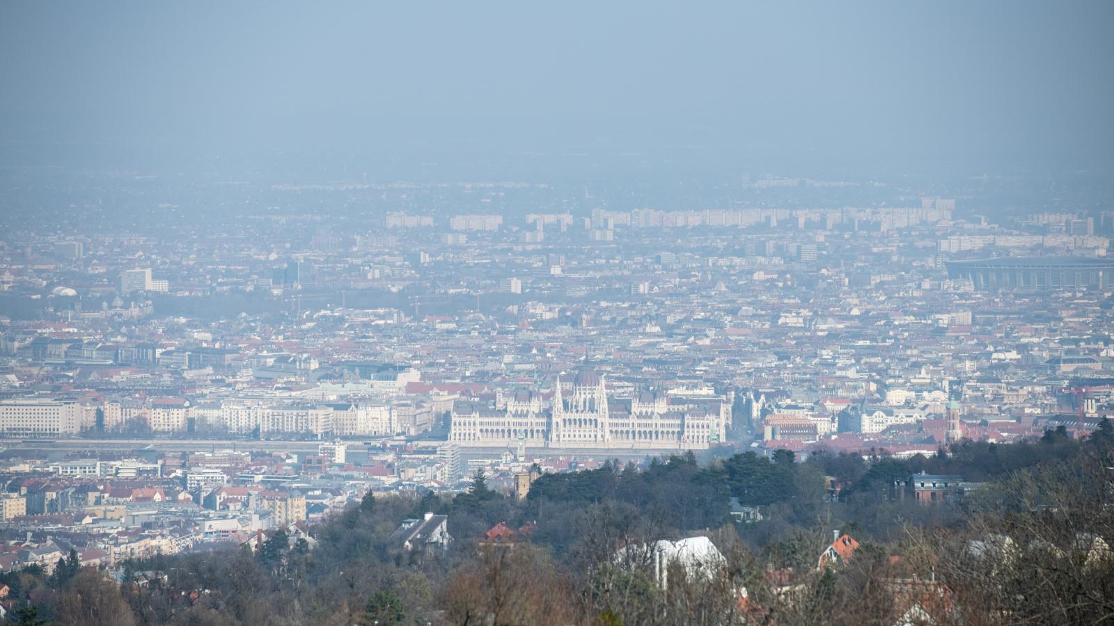 Budapest a János-hegy felől nézve - Képünk illusztráció 