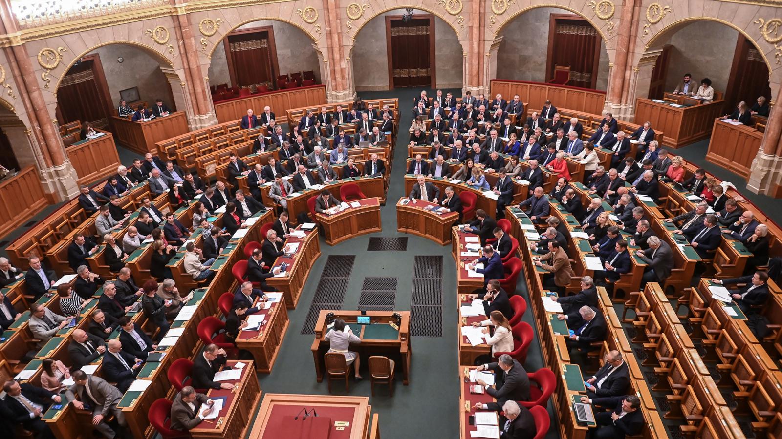 Az ellenzéki képviselők közül egyedül Hadházy Ákos nem beszélt az idén, de ő már korábban jelezte, hogy nem akar a rendszer díszellenzéke lenni