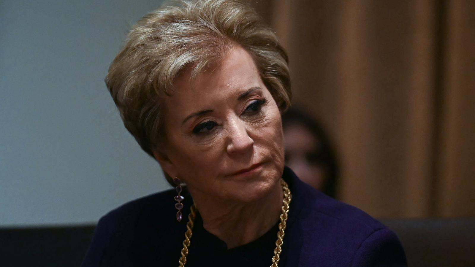 Linda McMahon korábban a férjével alapított WWE szórakoztatóipari pankrátorszervezetet s az első Trump-kormány idején a kisvállalkozásokat segítő hivatalt vezette