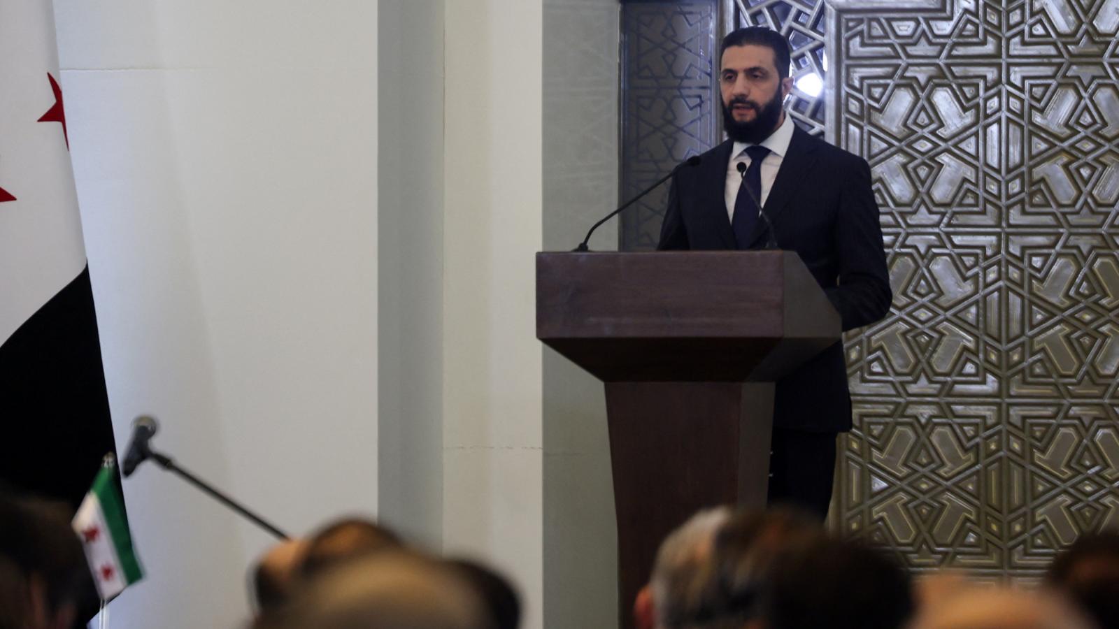 Ahmed es-Saraa ideiglenes szíriai elnök a kormányt bejelentő ünnepségen, 2025. március 29-én