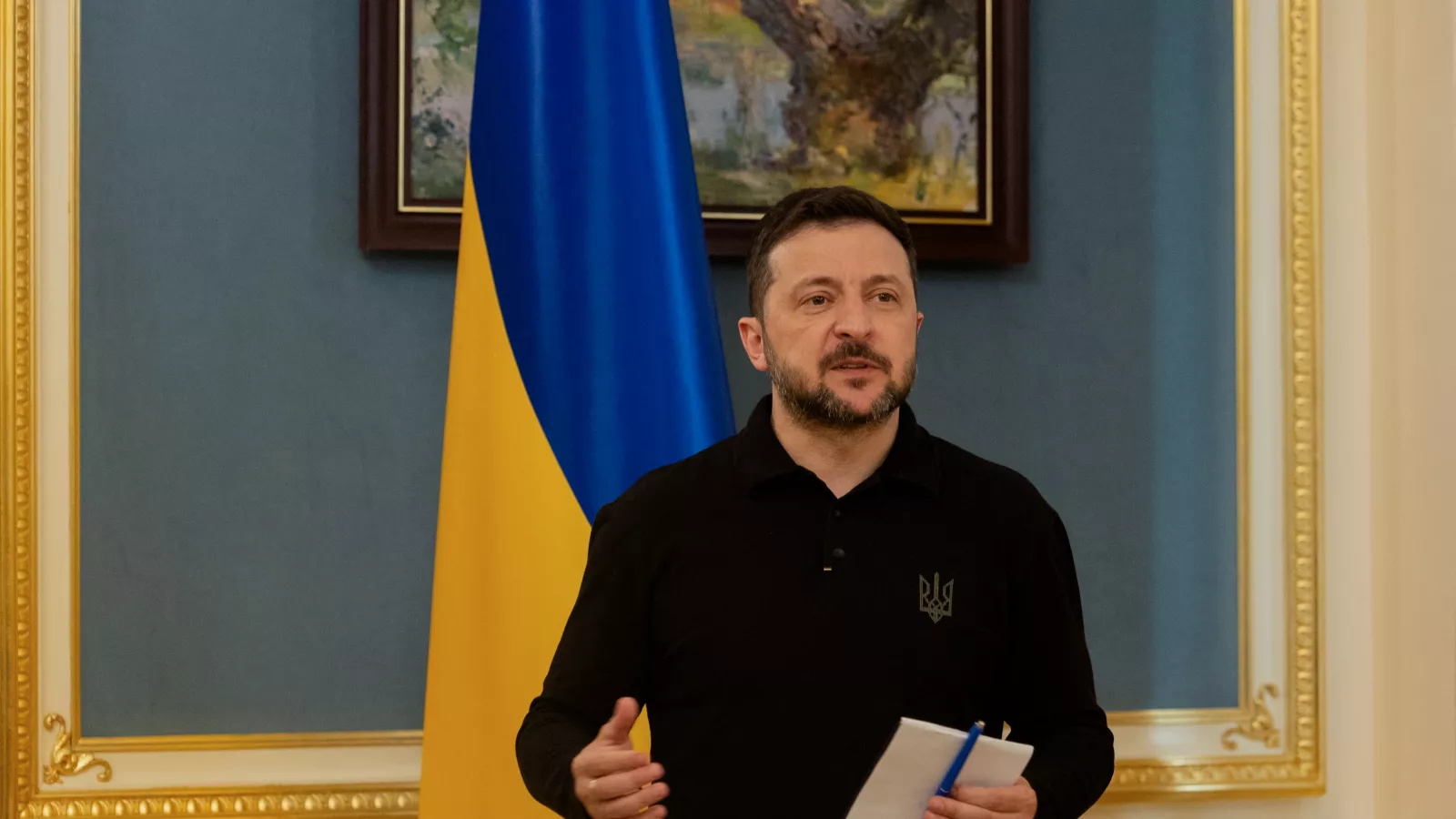 Volodimir Zelenszkij ukrán elnök sajtótájékoztatót tart Kijeyben 2025. április 22-én