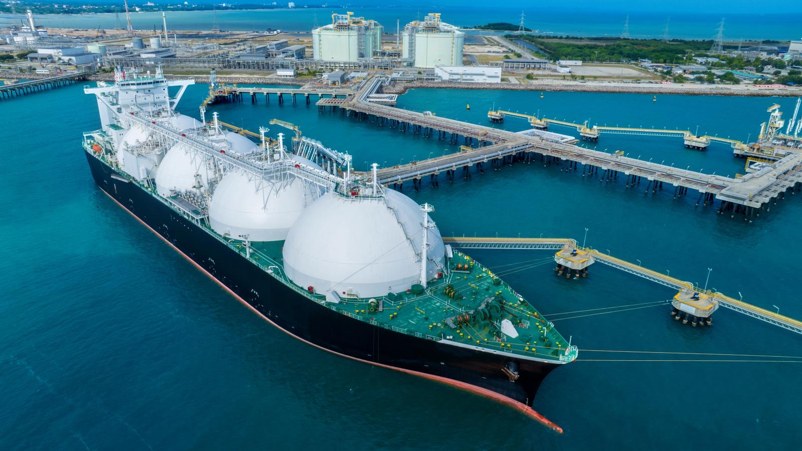Az uniós tagállamok 11 milliárd köbméter LNG-t vásároltak februárban a világtengerek hajóiról