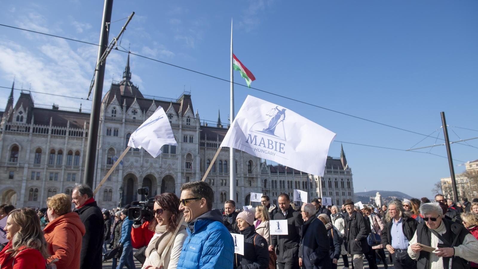 A Magyar Bírói Egyesület demonstrációja az igazságszolgáltatás függetlenségéért február 22-én 