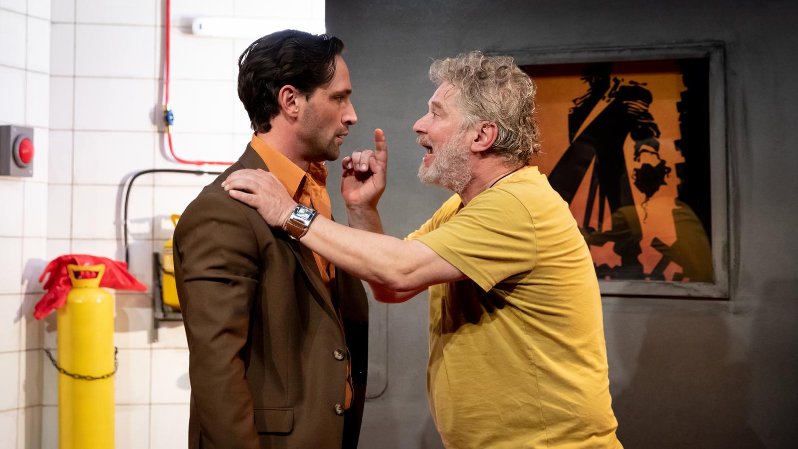 Dürrenmatt darabja erős emberi tragédia, meglepetésekkel teli krimi, könyörtelen társadalom­kritika, Görög László alakítása érzékeny és emberi