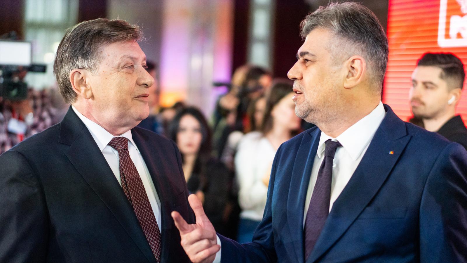 Crin Antonescu és Marcel Ciolacu Bukarestben 2025. február 2-án 