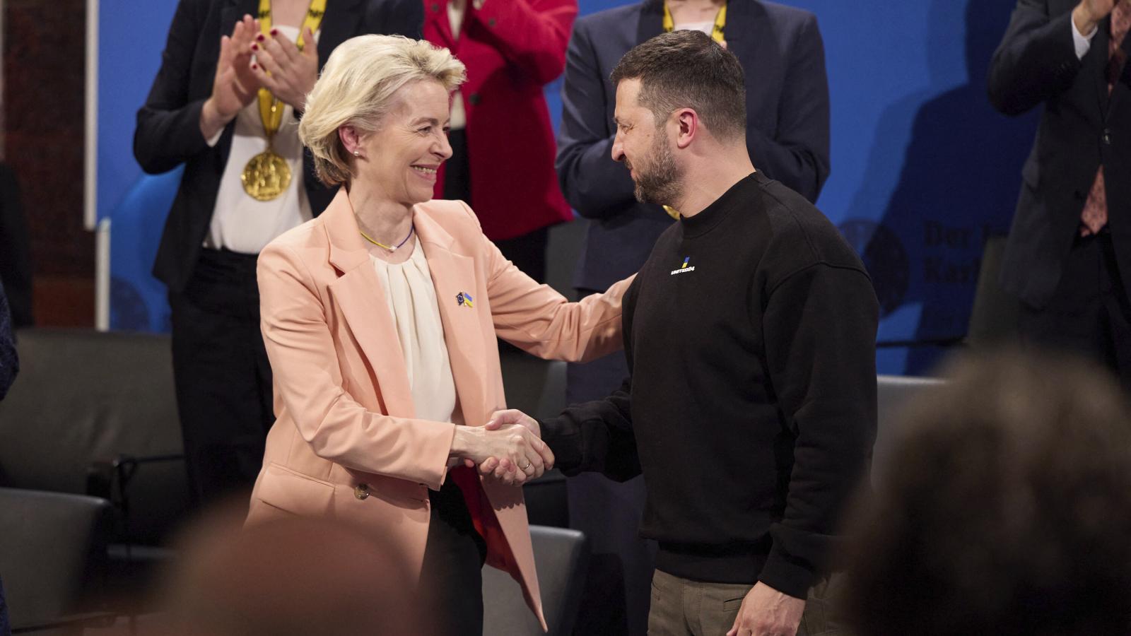 Ursula von der Leyen és Volodimir Zelenszkij - Korábbi felvétel
