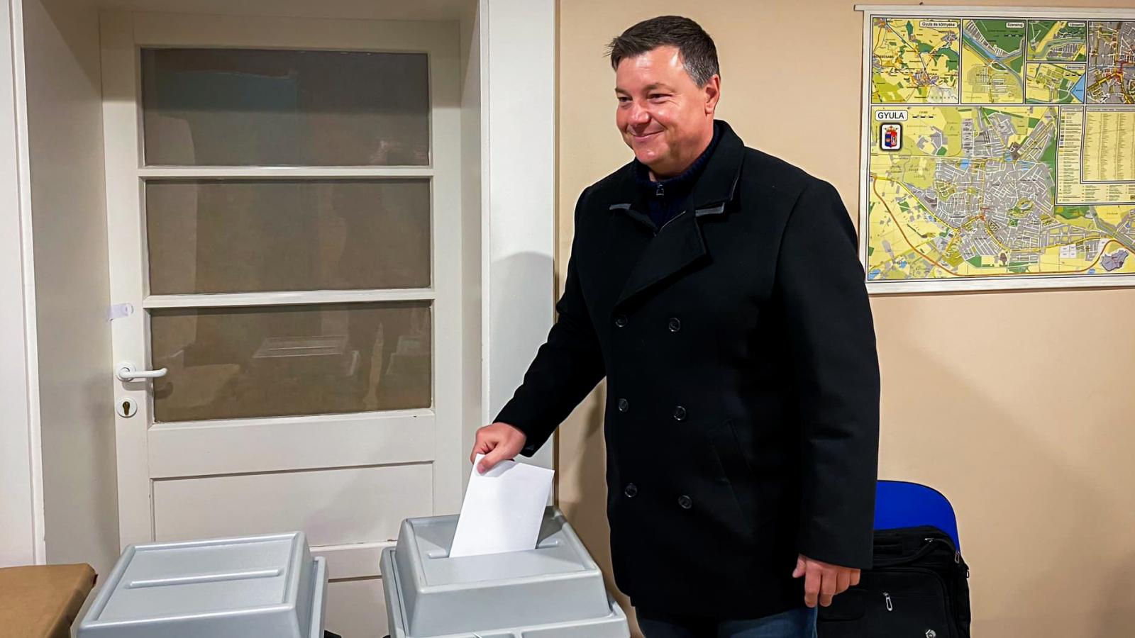 Leel-Őssy Gábor alakította meg a Duna Pártot