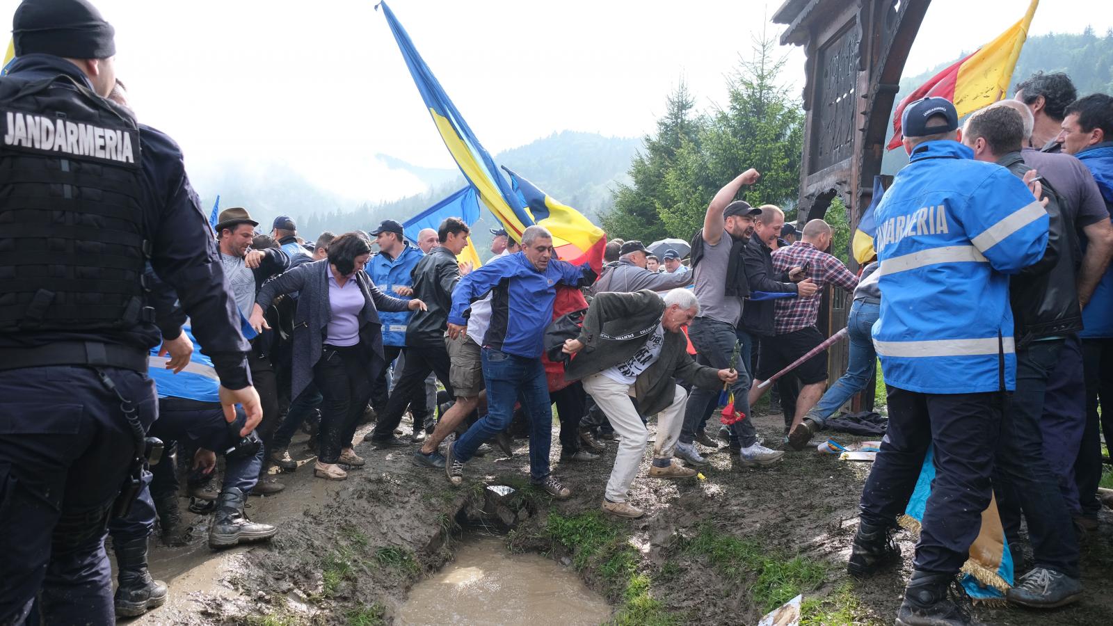 Az úzvölgyi katonatemető elleni 2019-es ostrom adott szárnyakat Simionnak