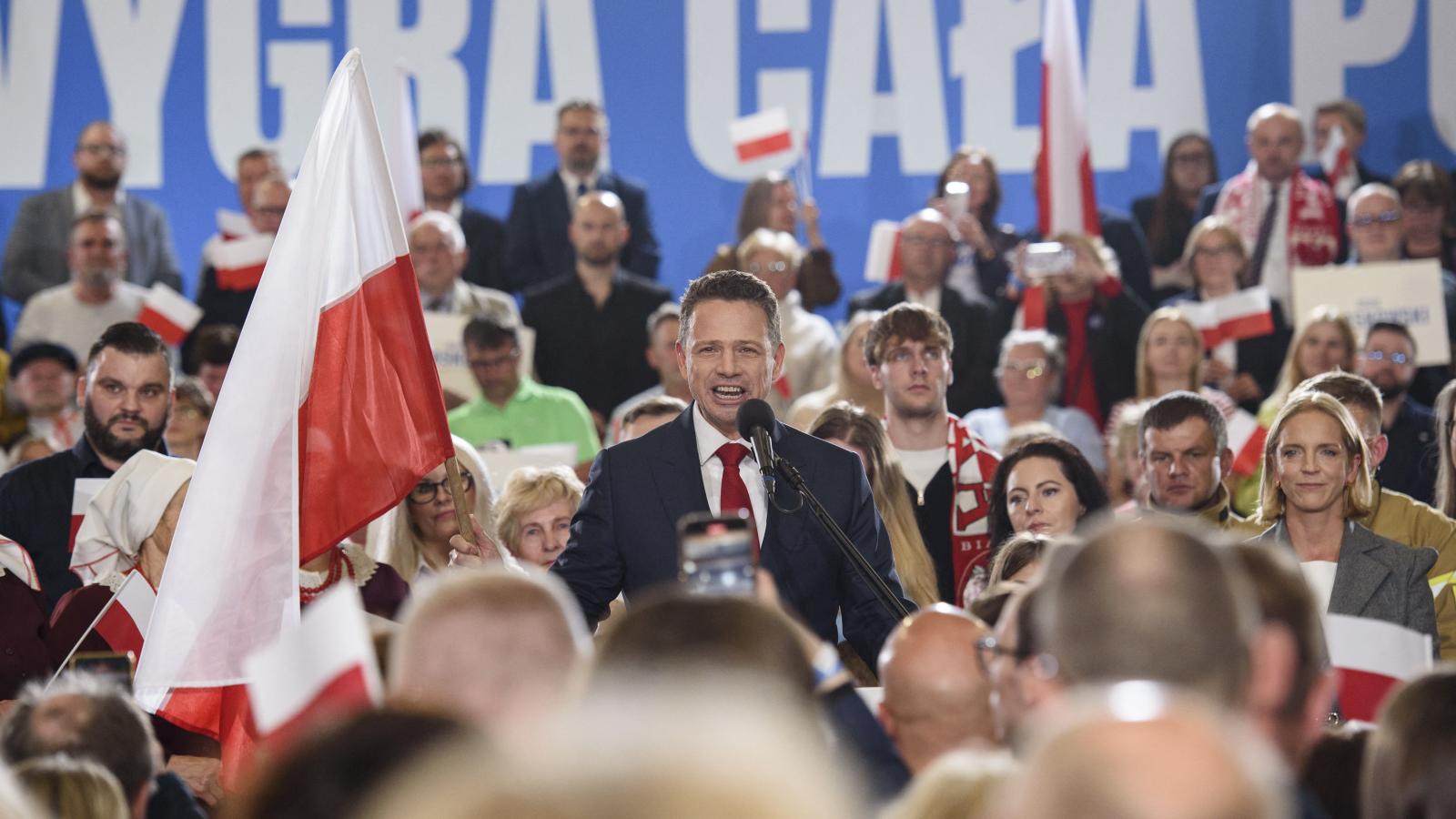 Rafal Trzaskowski a választási eredményvárón május 18-án 