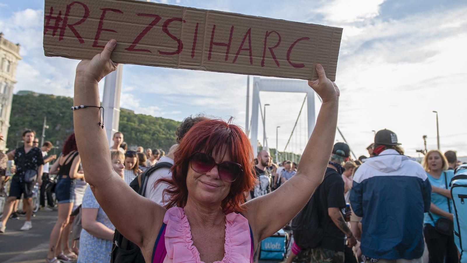 A társadalom egy jelentős része évek óta tudja, hogy a rezsiharc nem más, mint kormánypropaganda