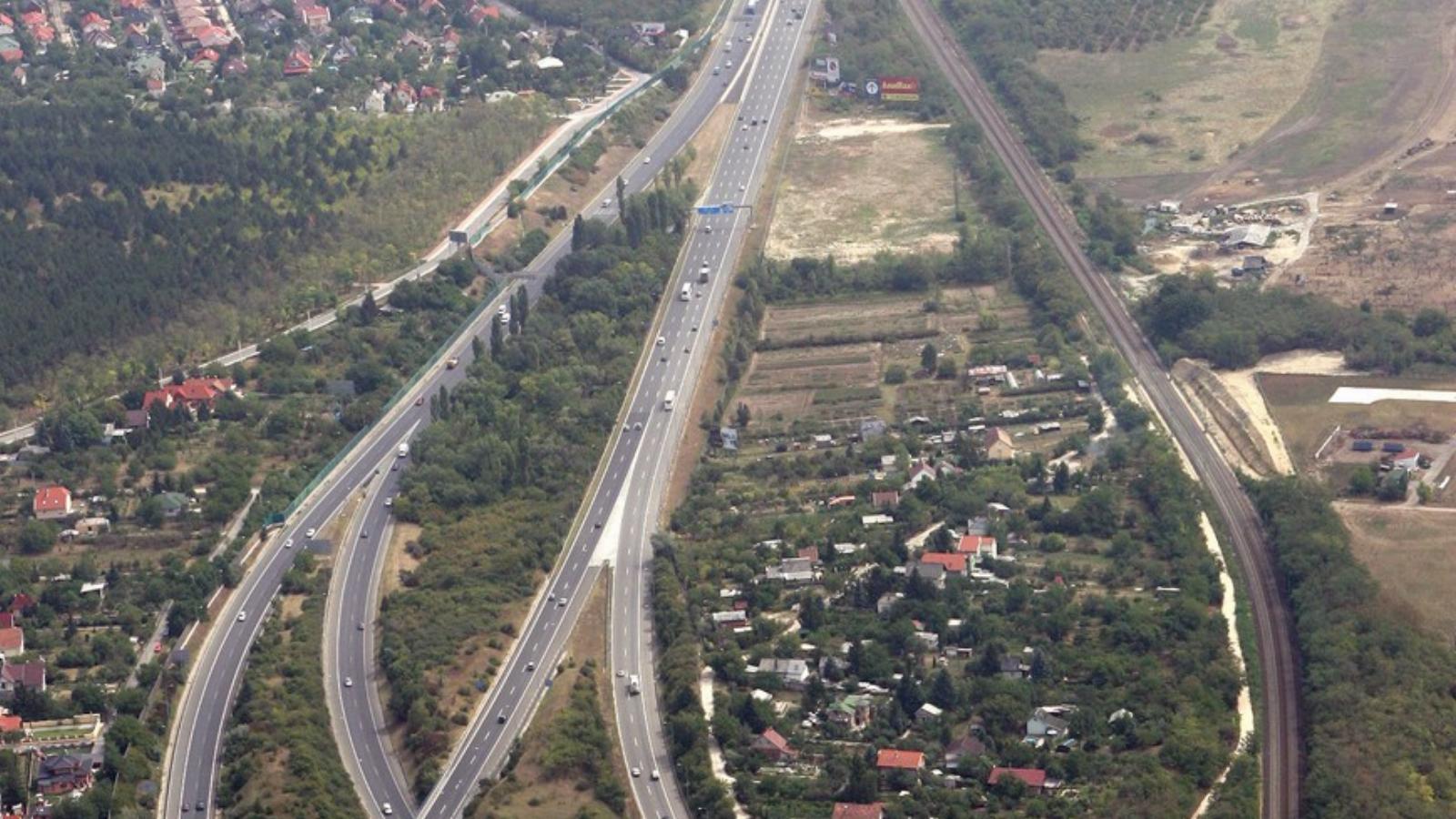 A kormány nem vár: az autósokat nem tájékoztatták, s még a vonatkozó szabályok sem nyilvánosak, csütörtöktől él az útdíj. FOTÓ: