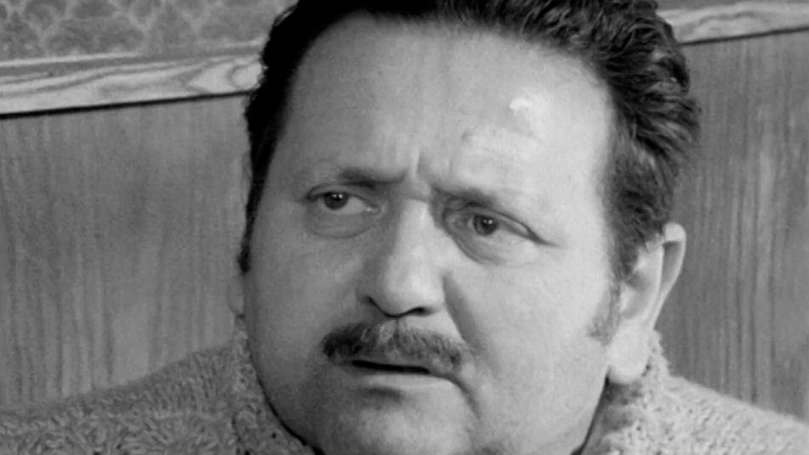 Miklósy György – kis szerepek nagy mestere, sőt nagy művésze volt. Huszonöt évig a Vígszínházban játszott, aztán élete végéig a Radnótiban