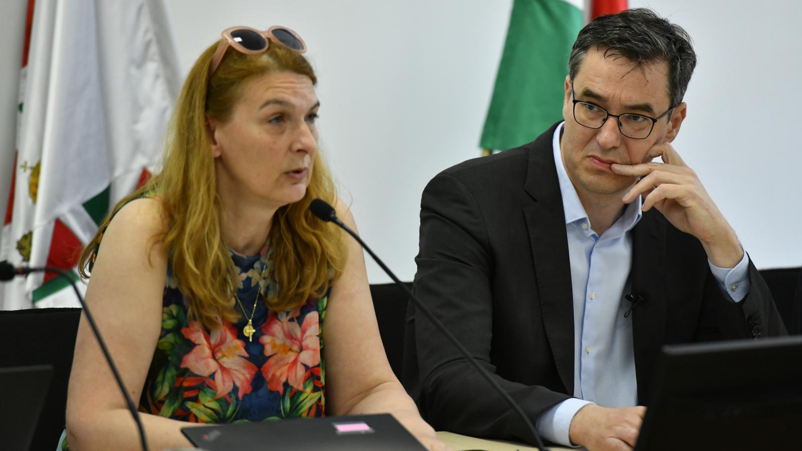 Baranyi Krisztina és Karácsony Gergely a bizottsági ülésen június 4-én 