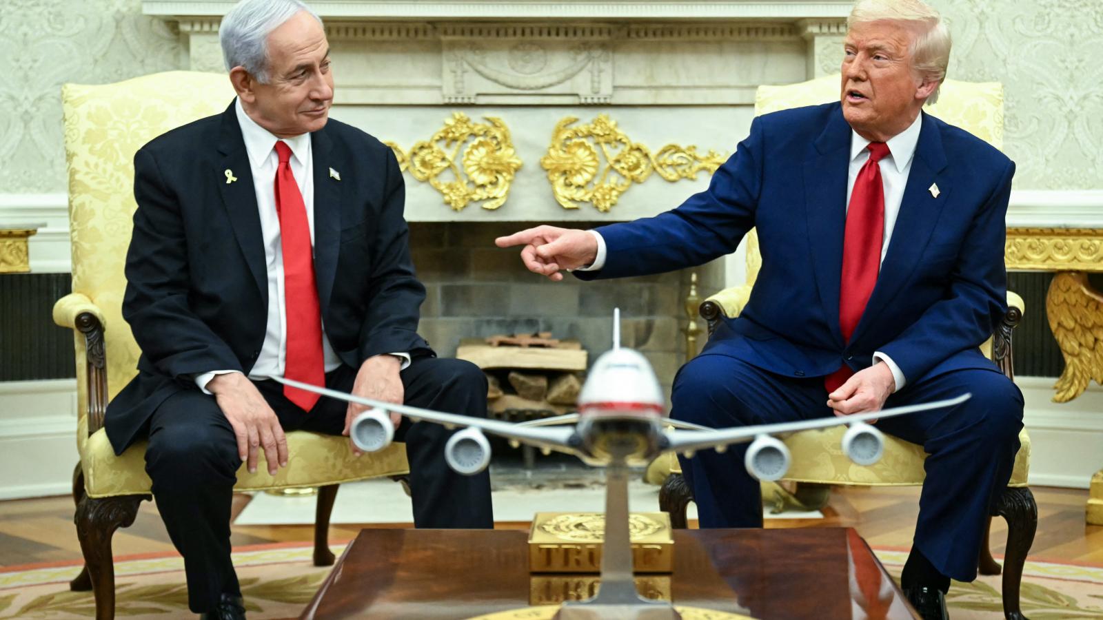 Benjamin Netanjahu és Donald Trump 2025. április 7-én a Fehér Házban