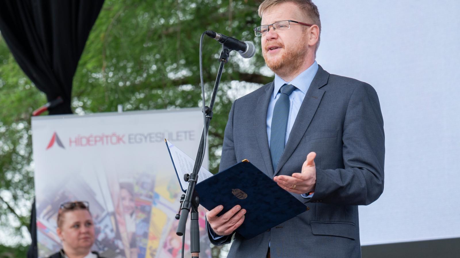 Kerékgyártó János államtitkár
