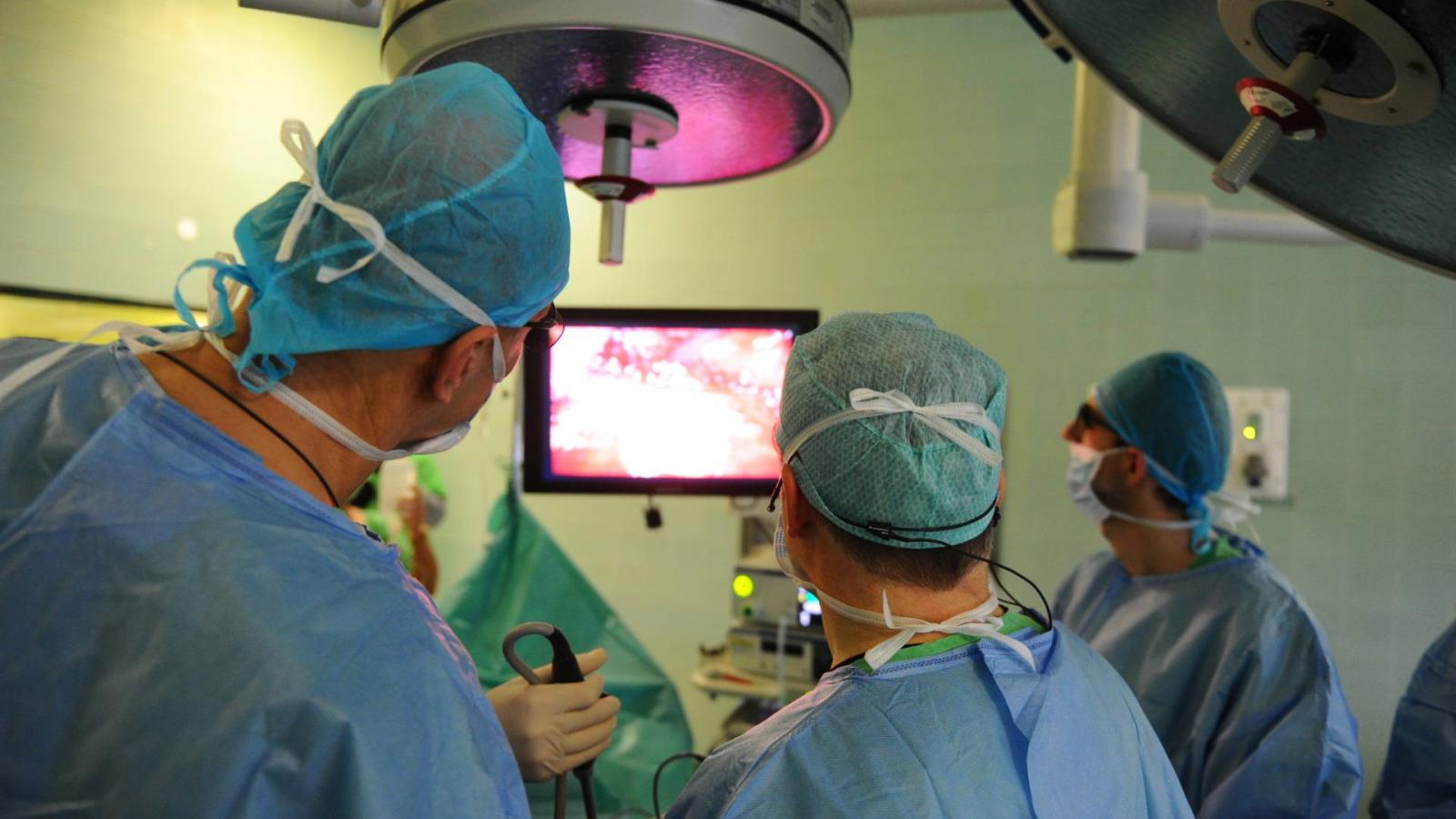 Operáció a Jahn Ferenc Kórházban. Képünk illusztráció