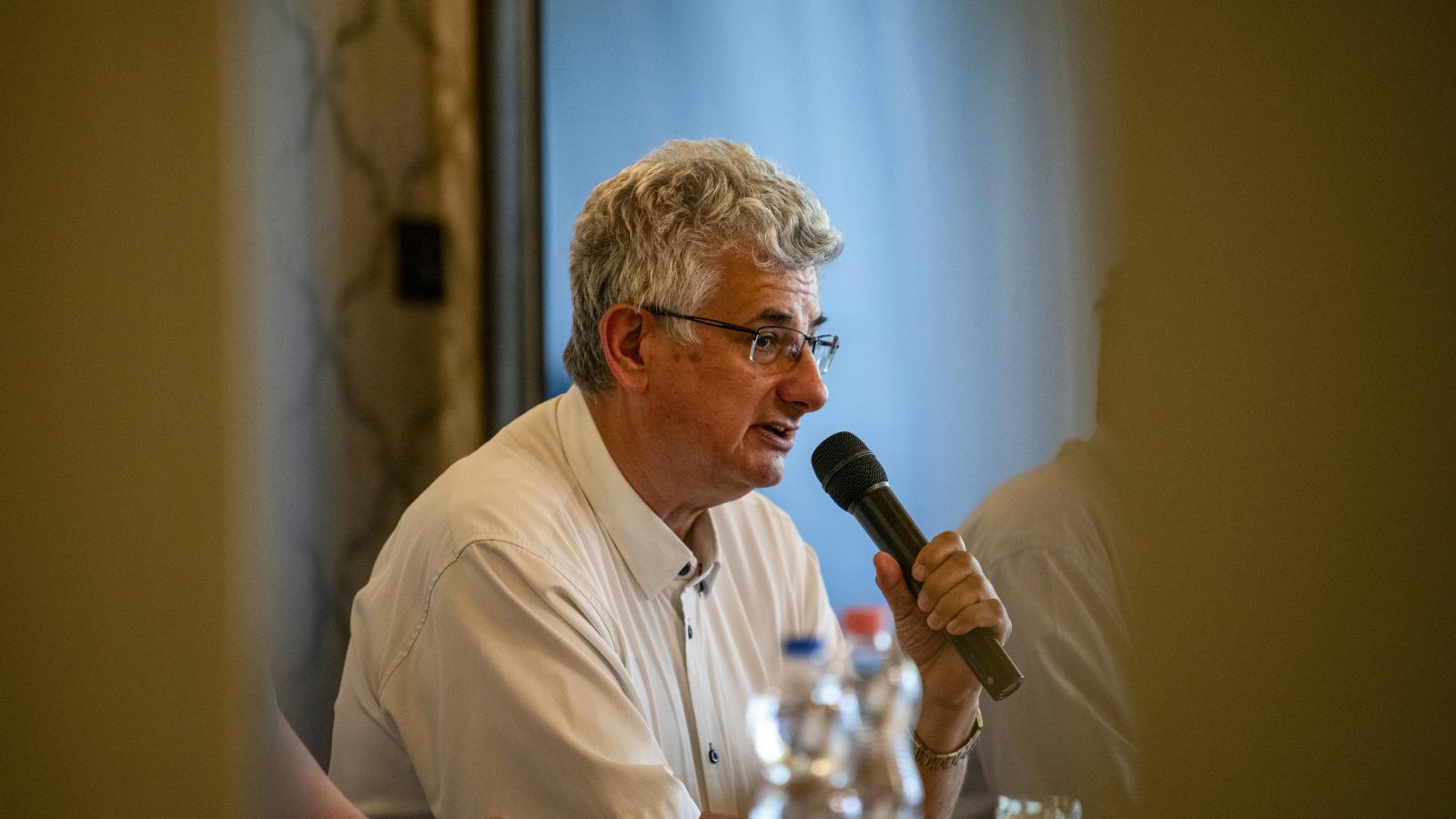 Totyik Tamás a Pedagógusok Szakszervezetének tanévzáró sajtótájékoztatóján június 19-én