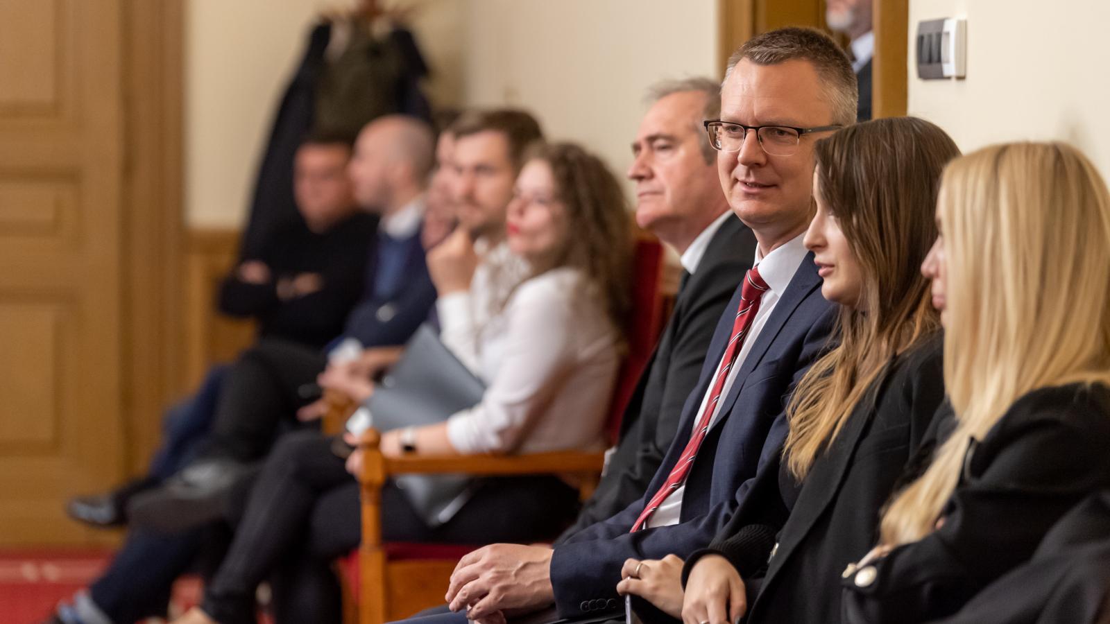 Rétvári Bence - Korábbi felvétel