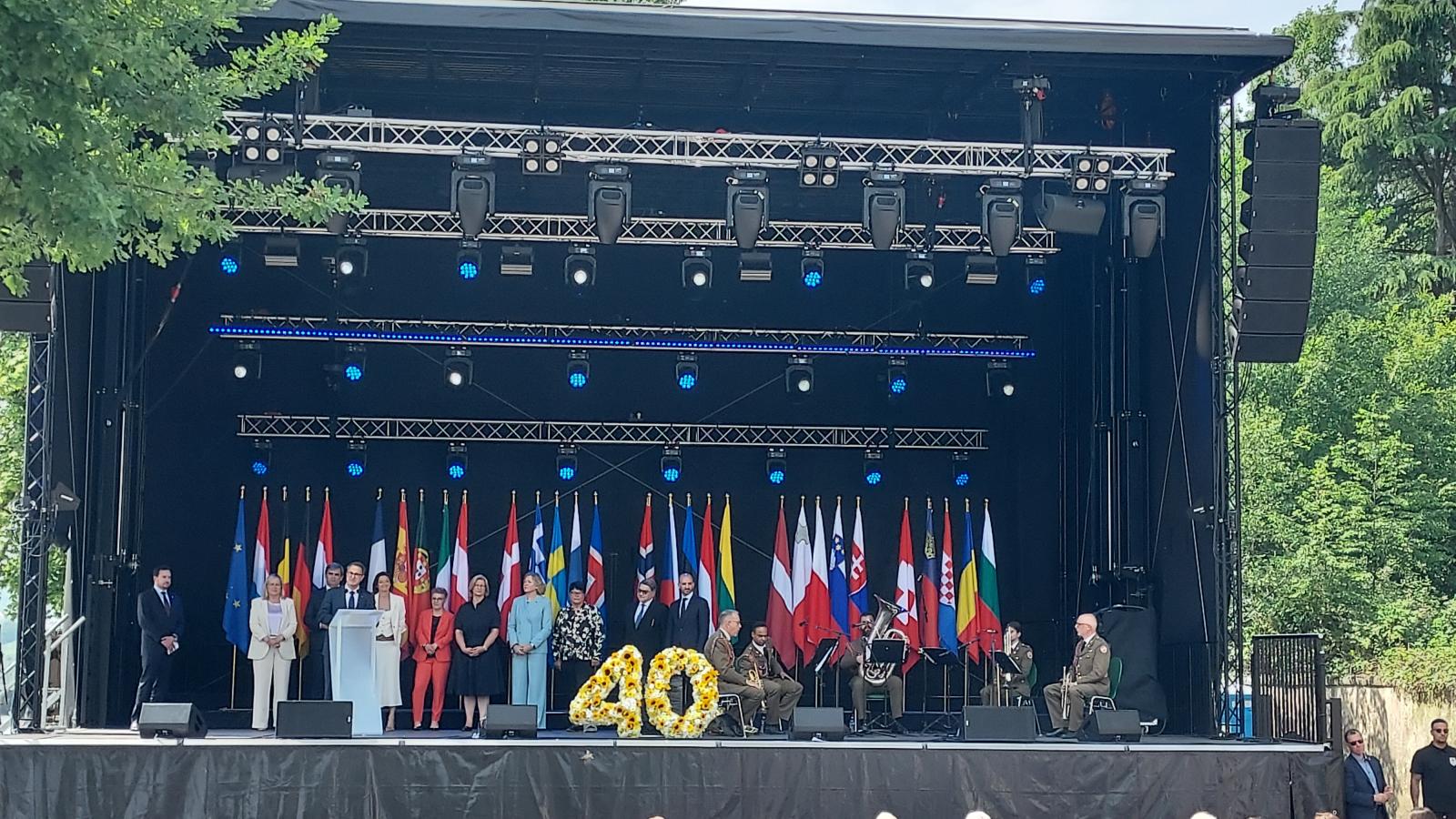 Június 14-én
Schengen nagyszabású
megemlékezésnek
adott
helyet, amelyen
részt vett Henrik
nagyherceg
és nővére,
Mária-Asztrid
hercegnő is