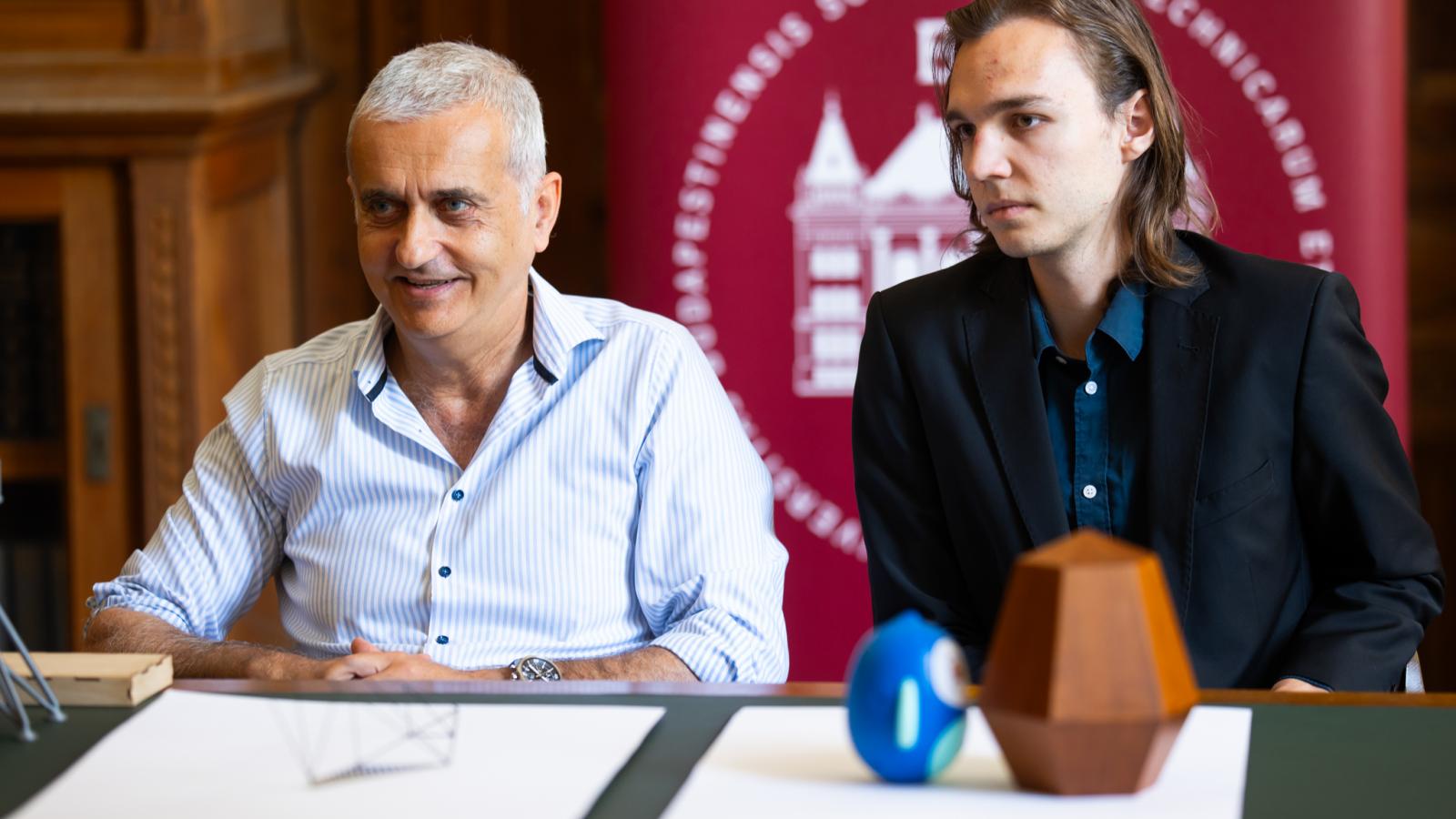 Domokos Gábor professzor és Almádi Gergő építészmérnök-hallgató