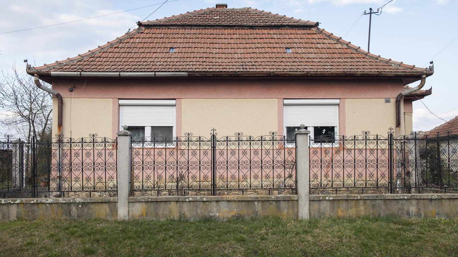 A szakértők javaslata szerint a szociális klímaalapból a hazai Kádár-kockák szigetelésére és felújítására is lehetne költeni