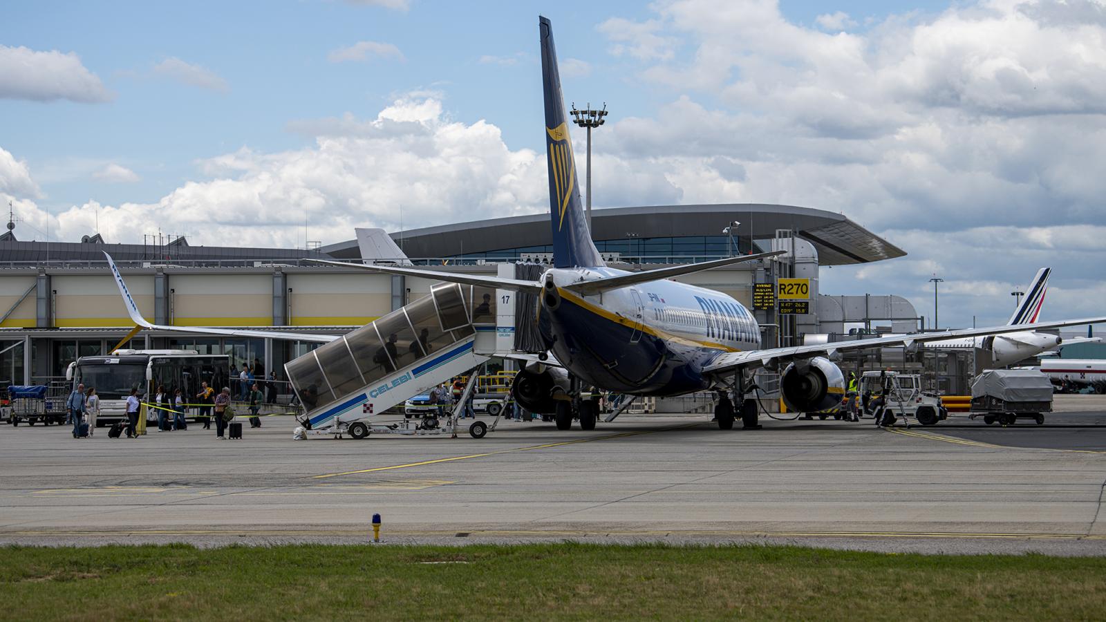 Az elköltött közel 1500 milliárd forint az oktatás vagy az egészségügy fejlesztésére is mehetett volna