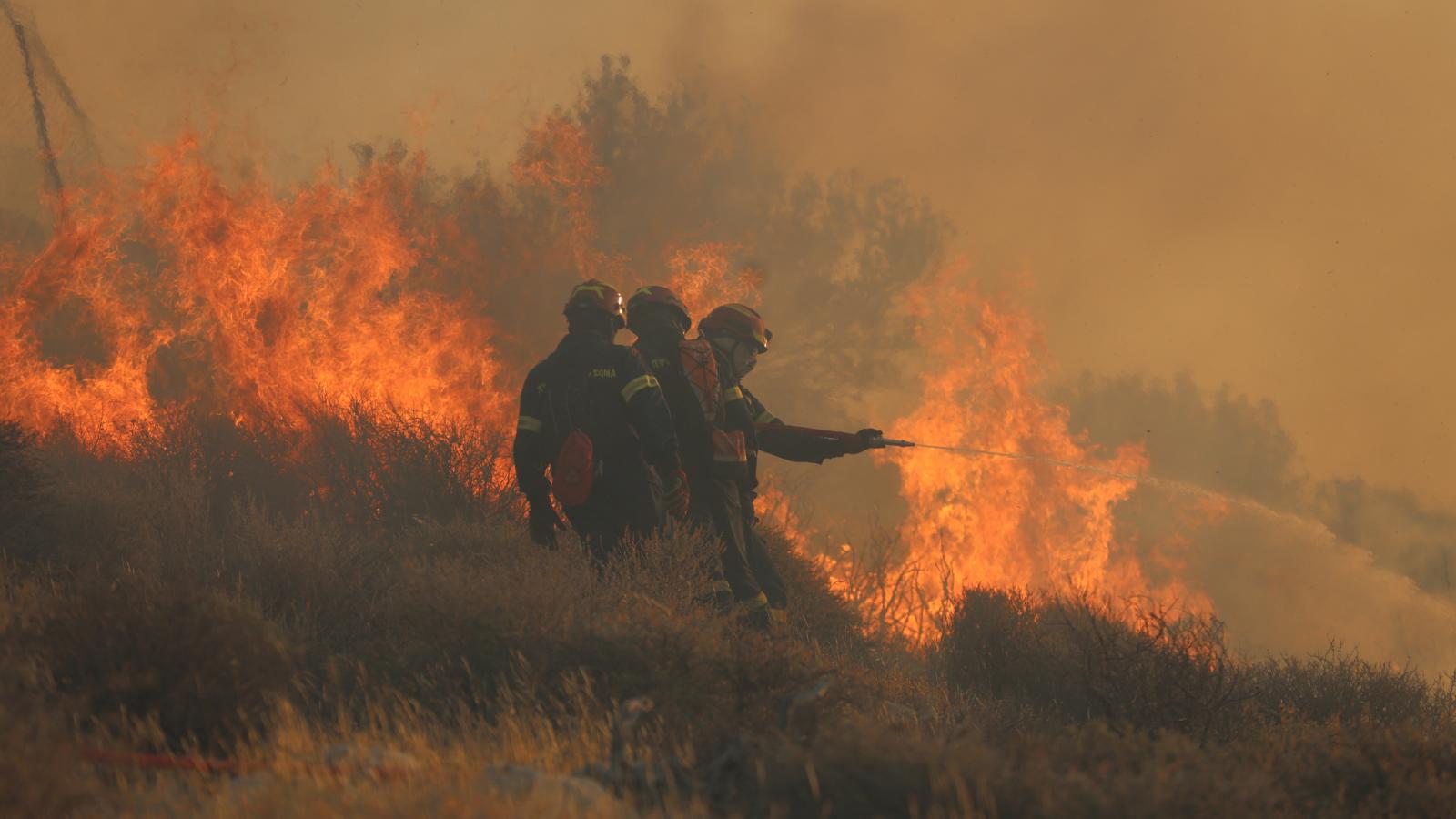 Küzdelem a lángokkal Krétán
