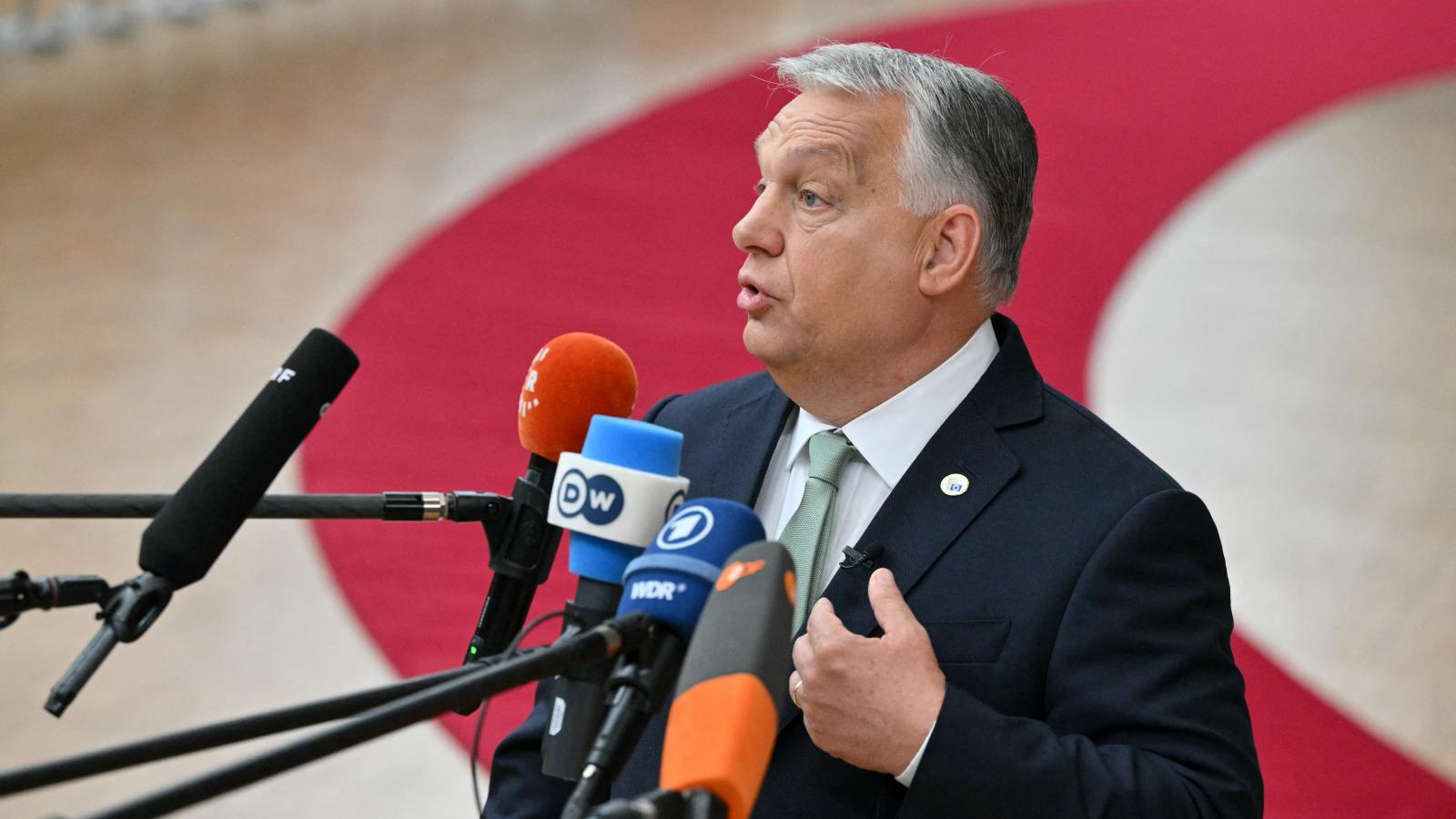 Az EU védené, a magyar kormány támadja a média önállóságát