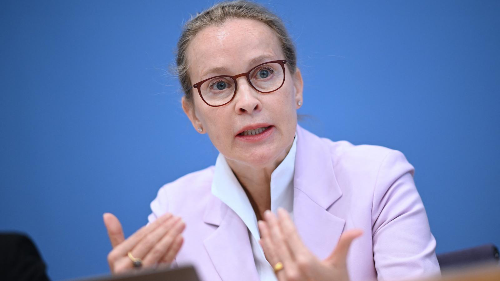 Egyelőre nem világos, hogy a végsőkig fenntartja-e jelöltségét Frauke Brosius-Gersdorf. Ám ennek esélye folyamatosan csökken