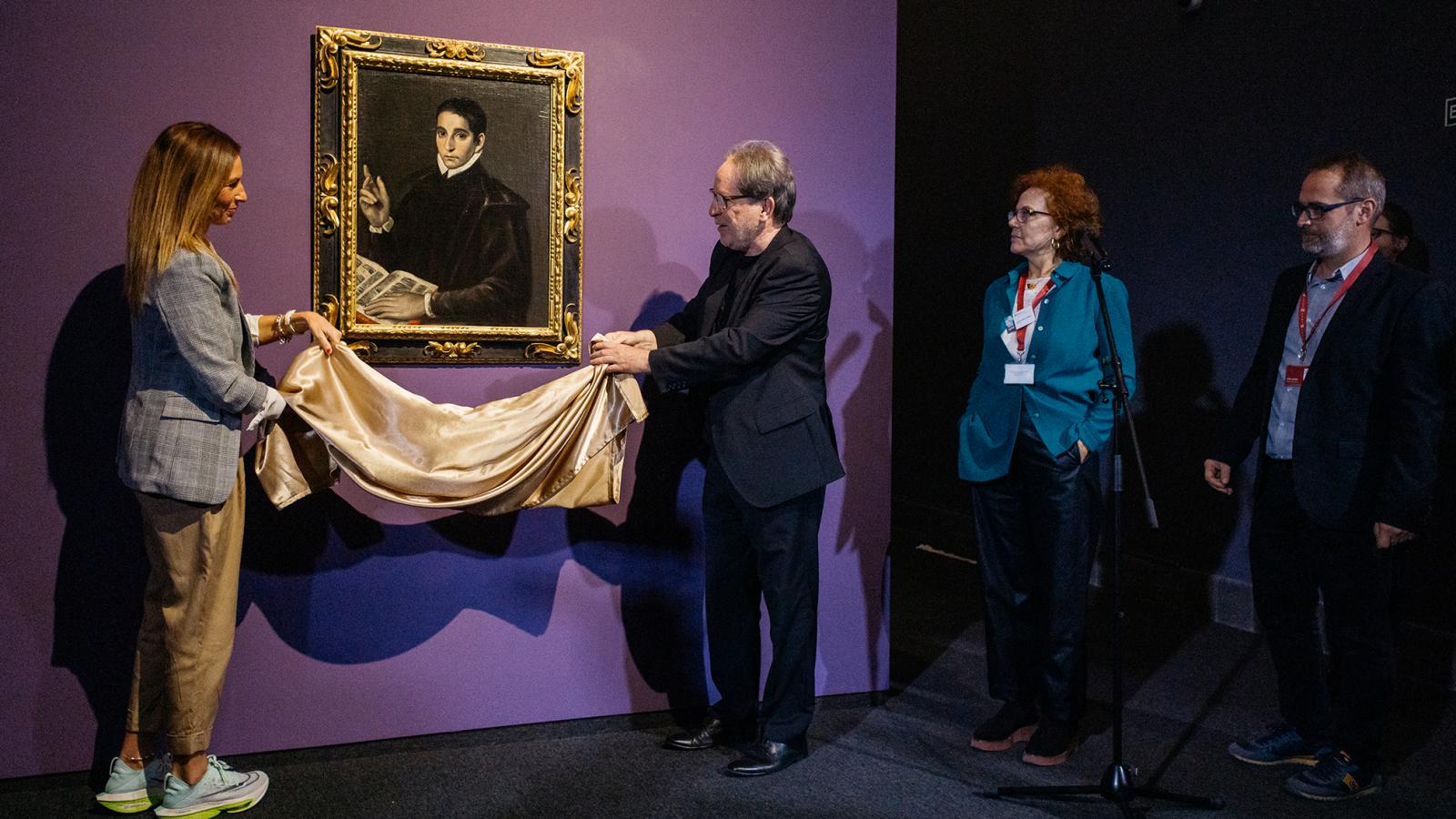 Miklósa Erika énekesnő és Baán László, a Szépművészeti Múzeum főigazgatója leleplezi El Greco festményét
