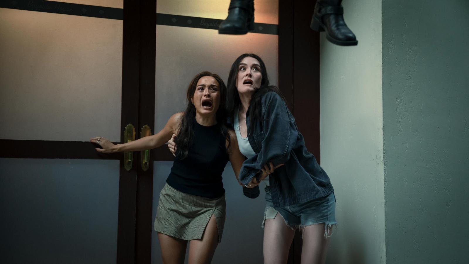 A legújabb film tartalmazza az első rész kliséit, de önironikusan teszi