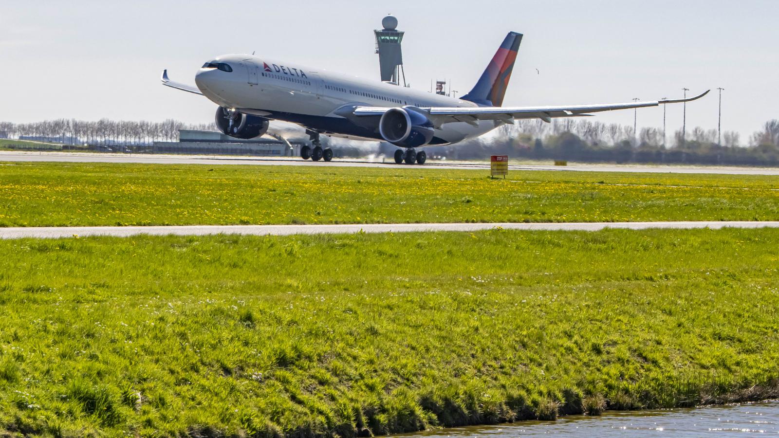 A képen egy Airbus A330-900-as. Illusztráció.
