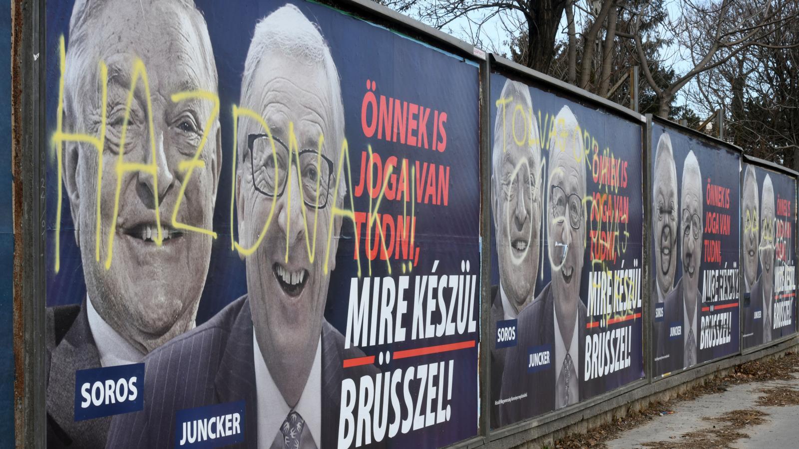 Propagandaplakátok 2019-ben. Képünk illusztráció.