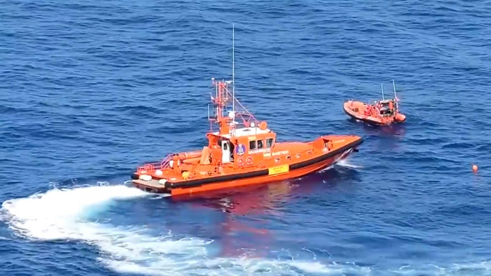 A keresére induló hajók.