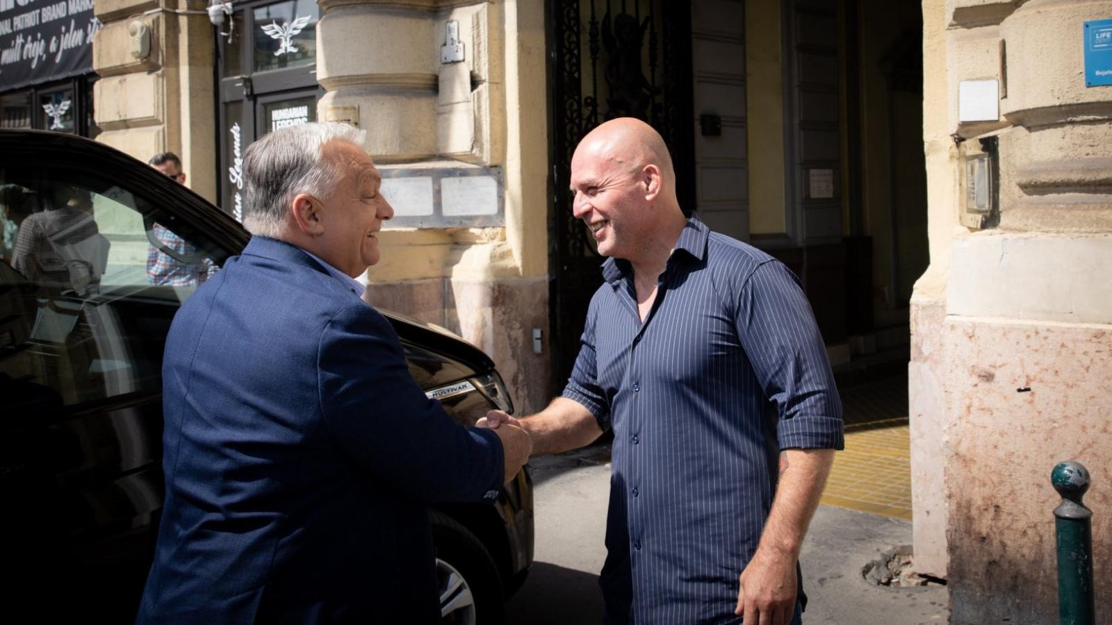 Jó arcok, ha találkoznak?