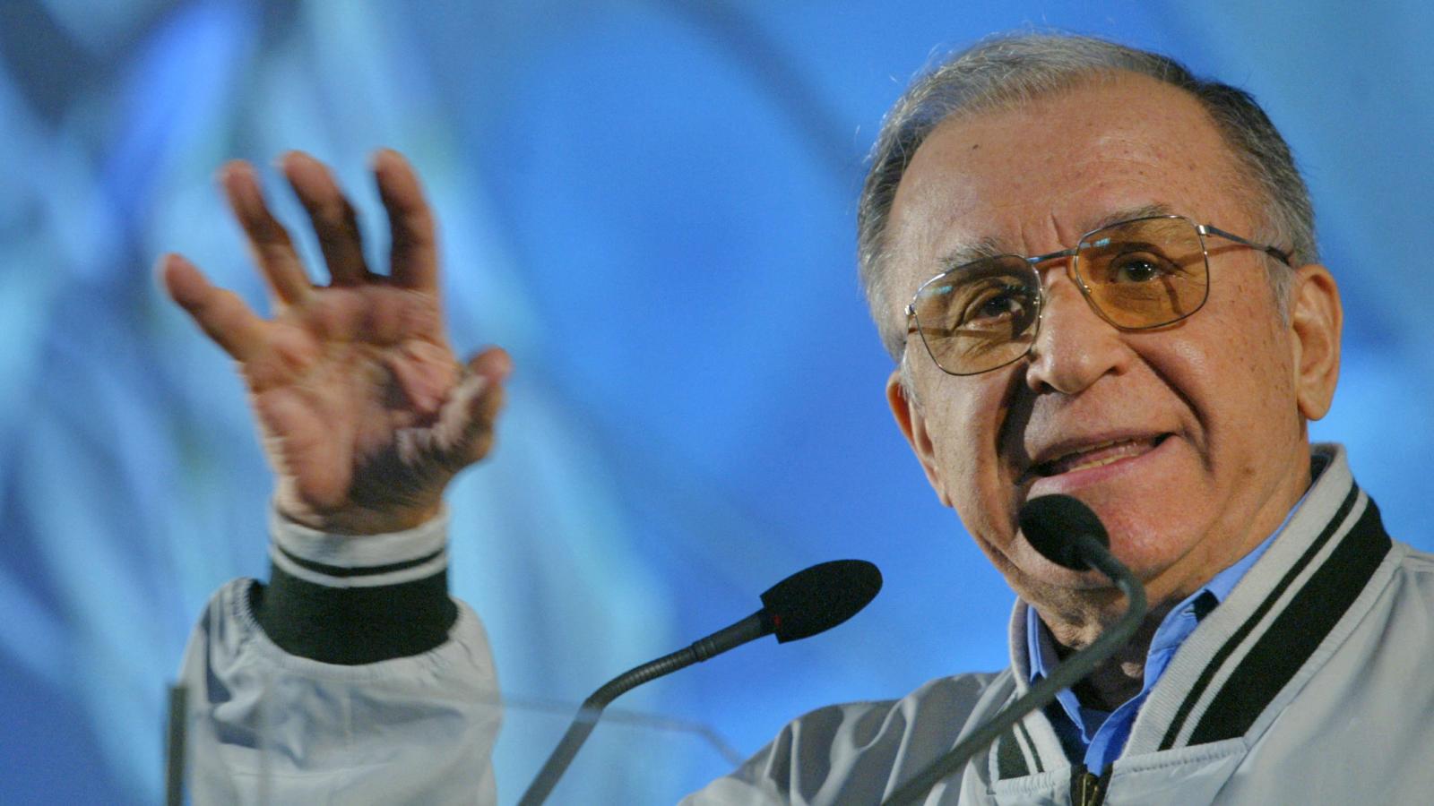 Iliescu egy 2004-es fényképen. 