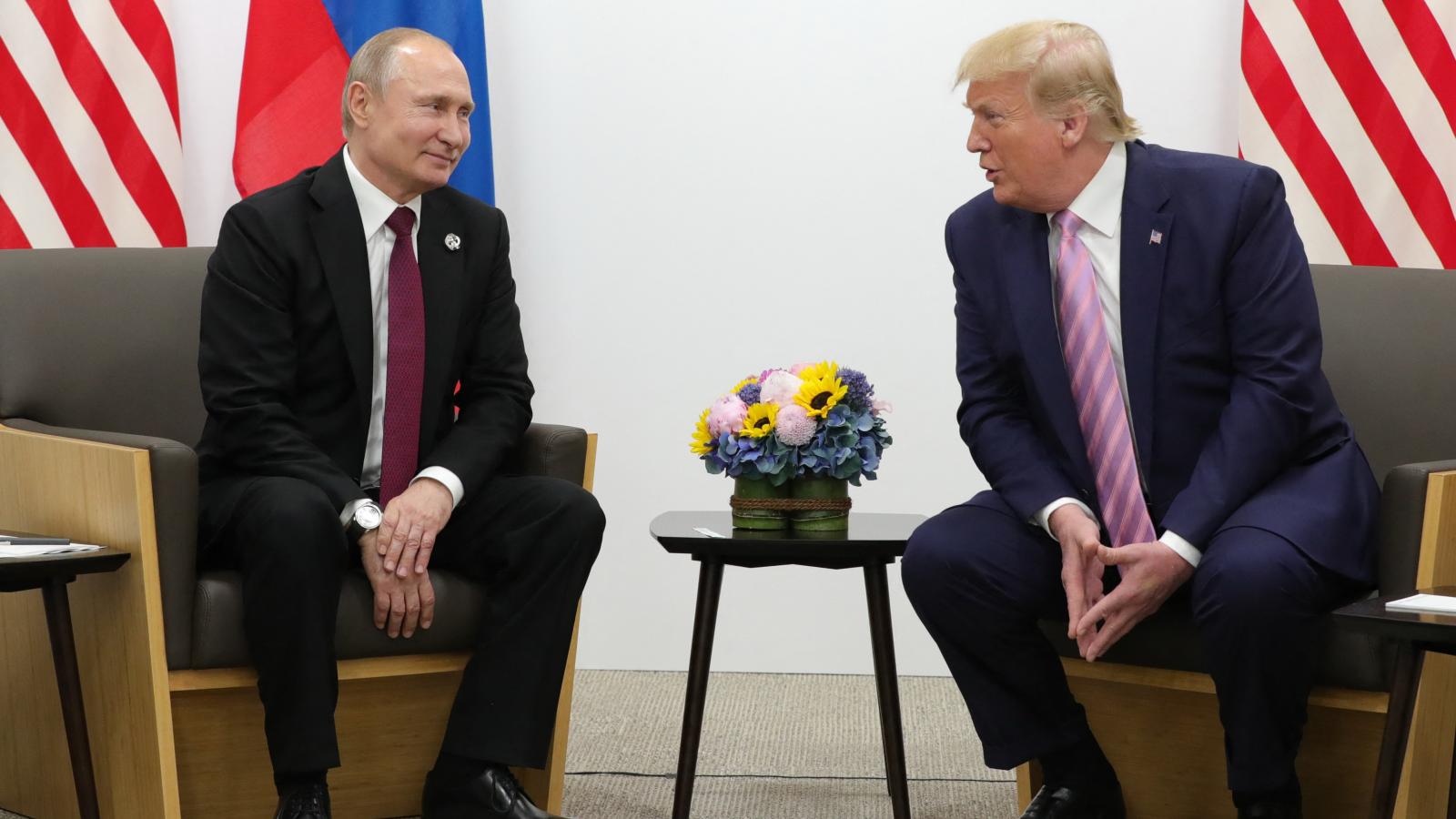 Vlagyimir Putyin és Donald Trump 2019. június 28-án