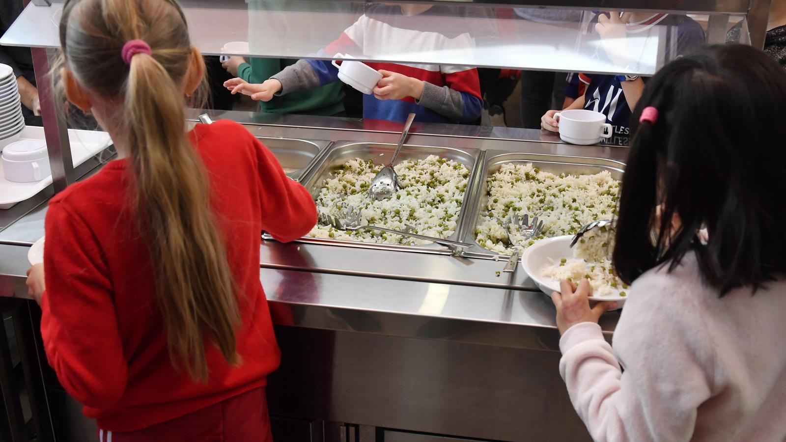 Az élelmiszer-infláció az idén is kiemelkedő, a menzai ebédet nehéz előre beárazni