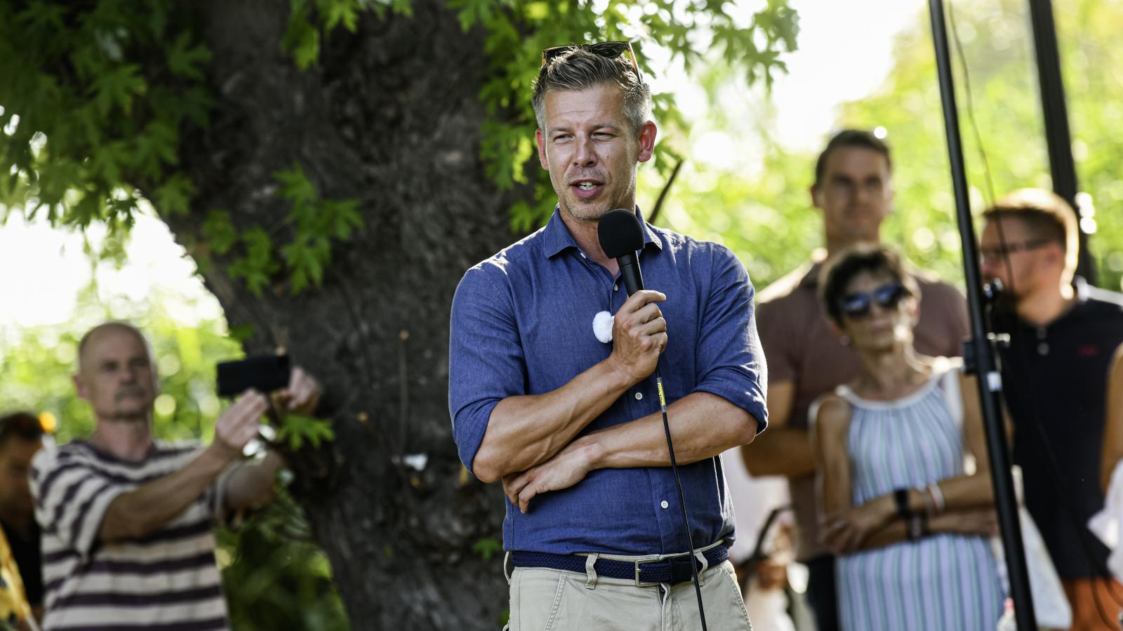 Magyar Péter tegnapi országjárásán Révfülöpön elismerte: az egészségügy problémáit nem lehet azonnal megoldani, de „újszerű átalakításokra” készülnek