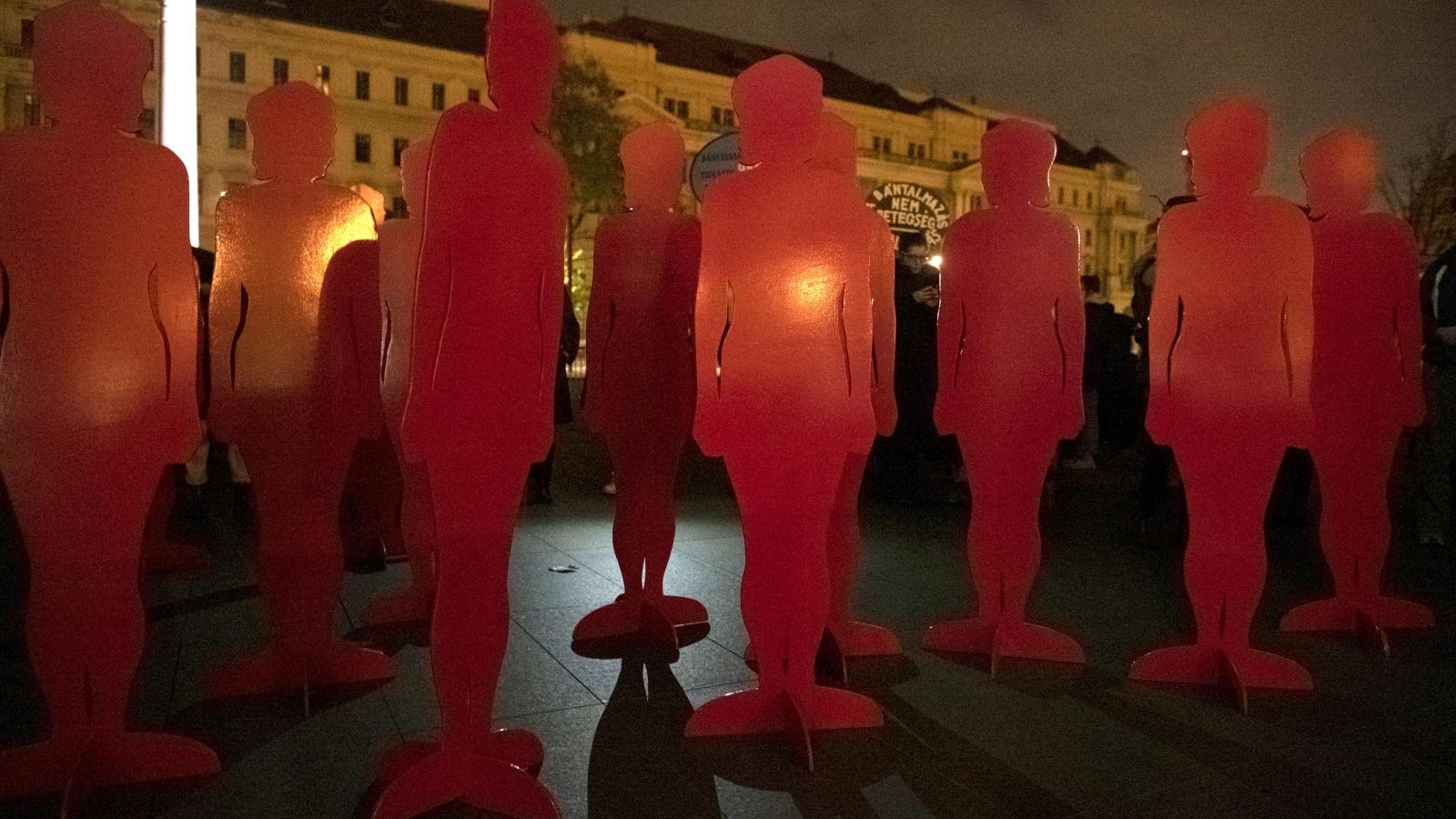 2022. november 25. Néma tanúk a NANE egyesület megemlékezésén